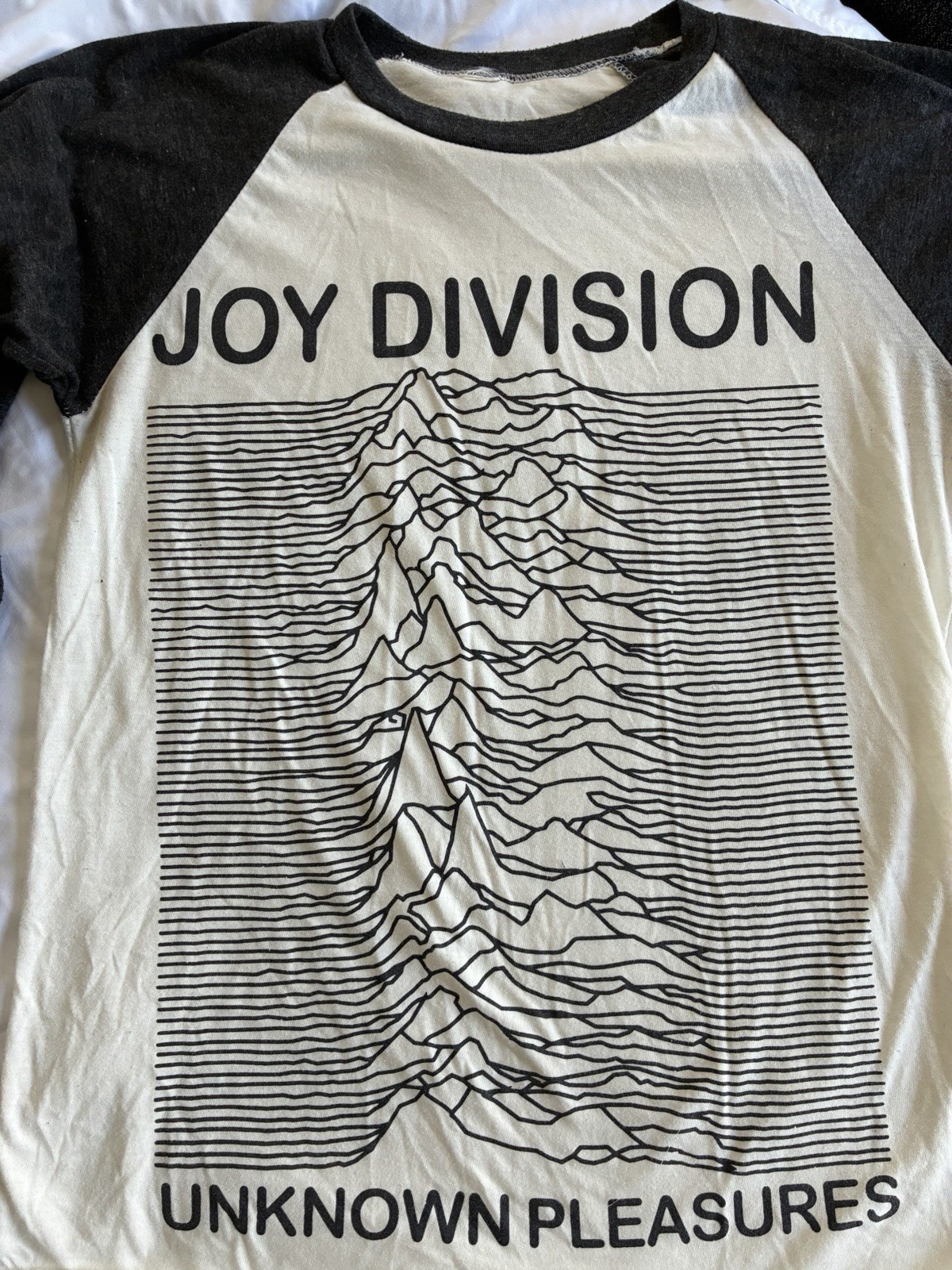 Joy Division ‘Unknown Pleasures’ Vintage T-Shirt Size Small (woman’s Medium)