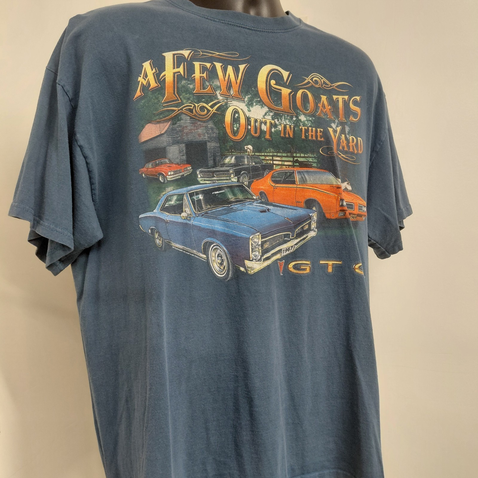 Pontiac GTO Cars T-Shirt Men’s Size XL Blue General Motors Few Goats In The Yard