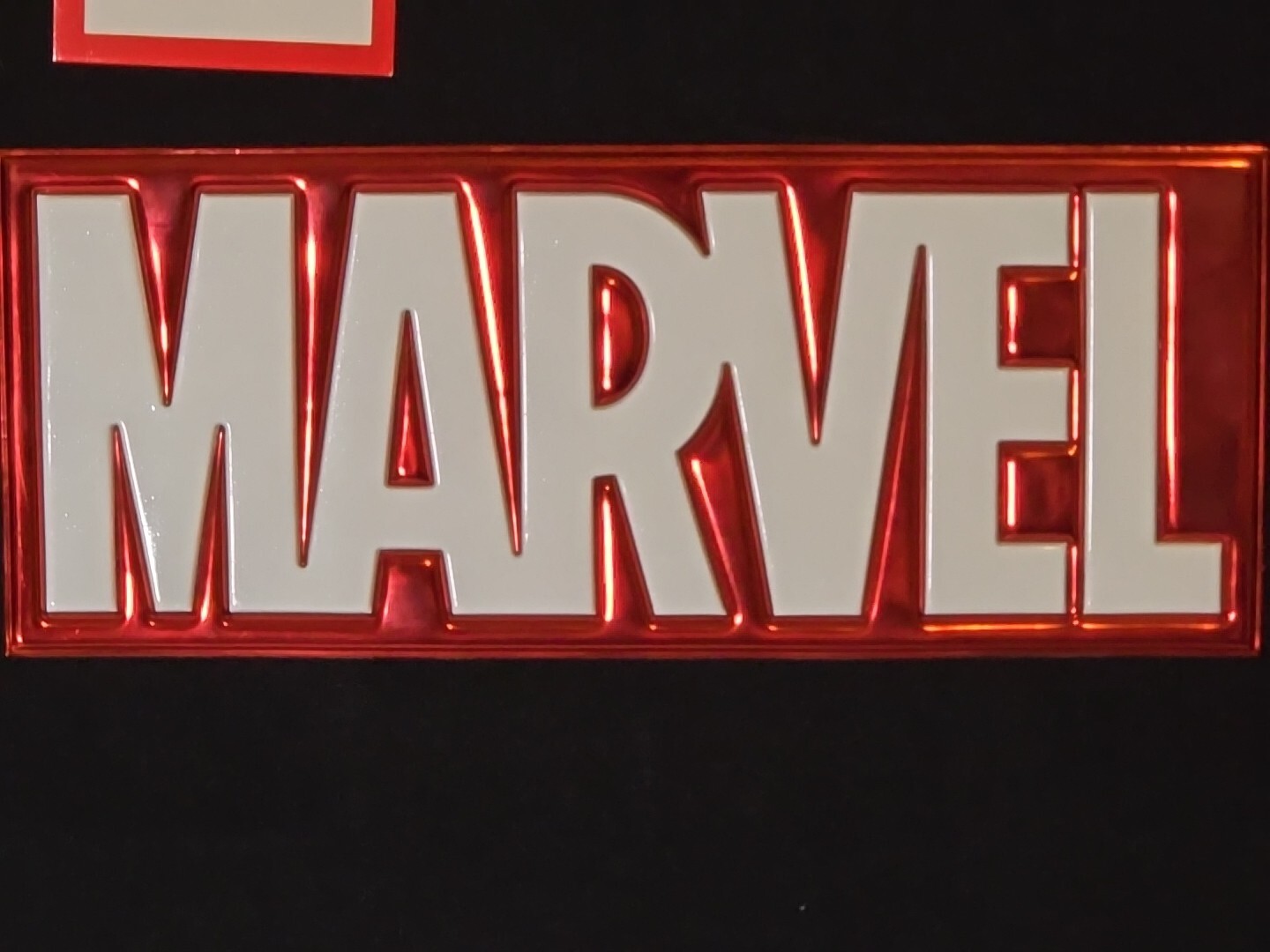 Marvel Men’s T shirt Size XL Black Logo Glossy Red New With Tags