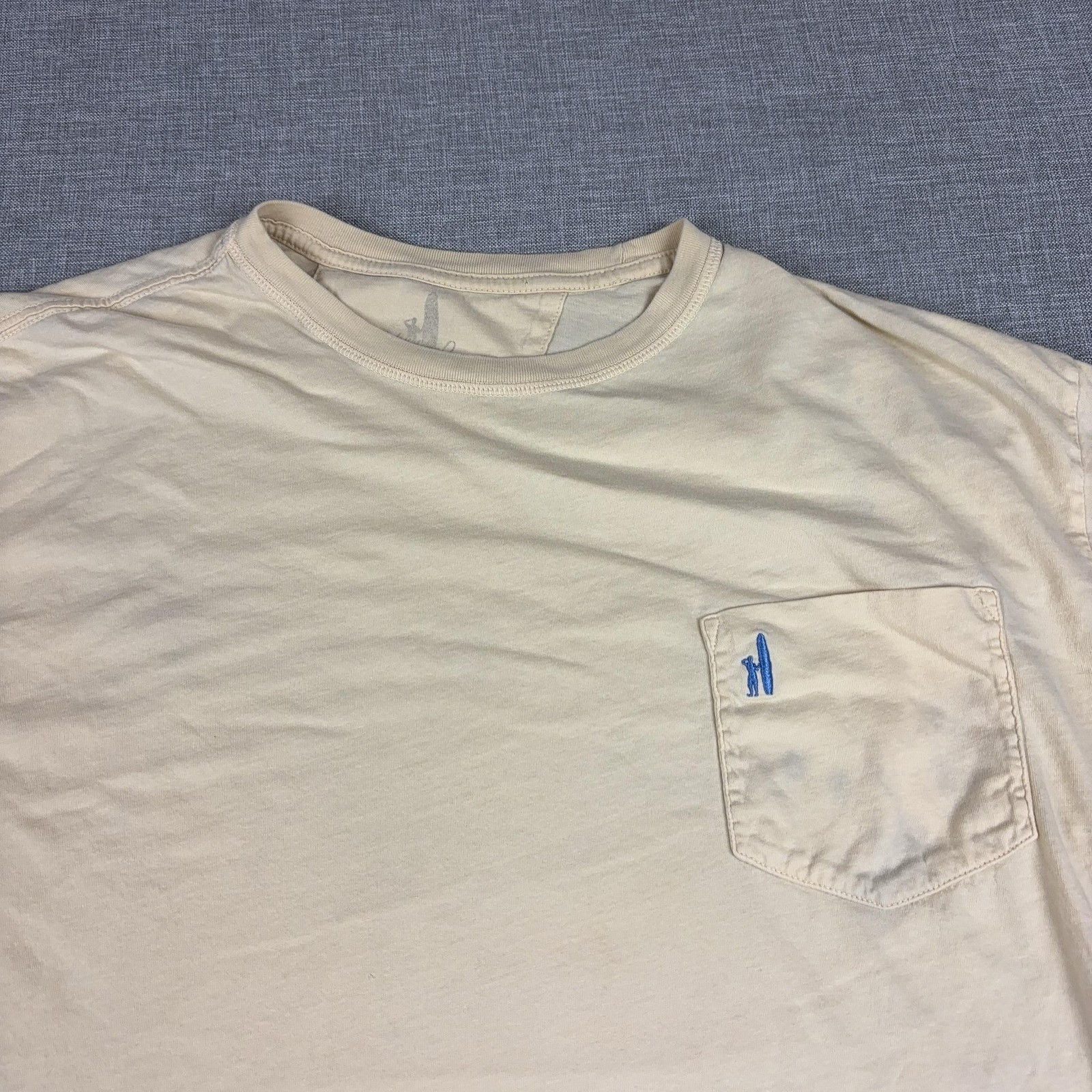 Johnnie-O Shirt Mens XL Beige Pocket Tagless Crewneck Cotton Jersey Surf Tee