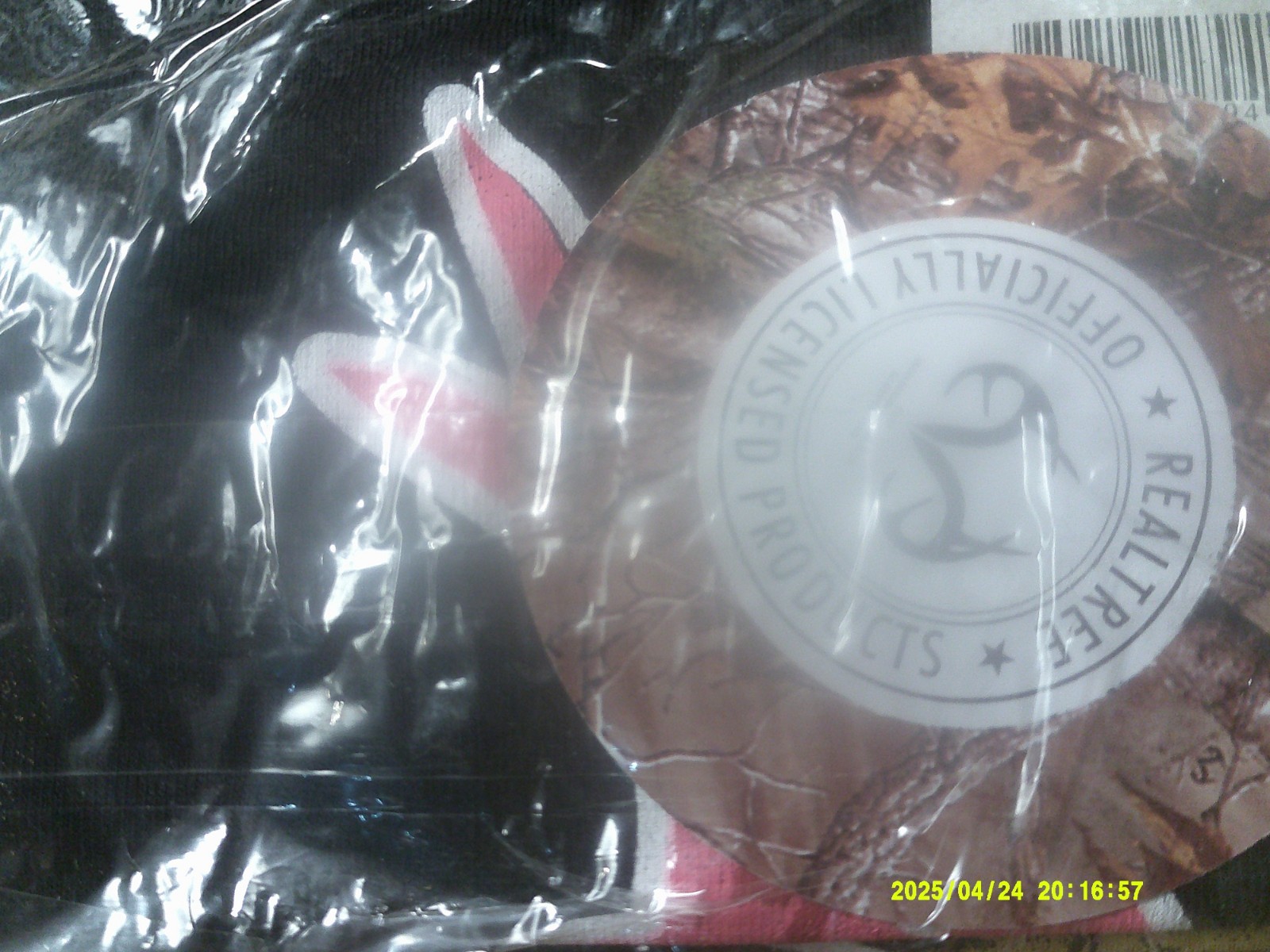 New Still in Plastic Wrapper Adult L Officially Licencsed Realtree Black T shirt