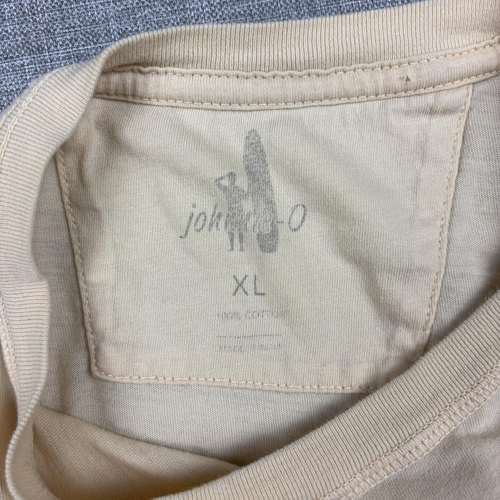 Johnnie-O Shirt Mens XL Beige Pocket Tagless Crewneck Cotton Jersey Surf Tee
