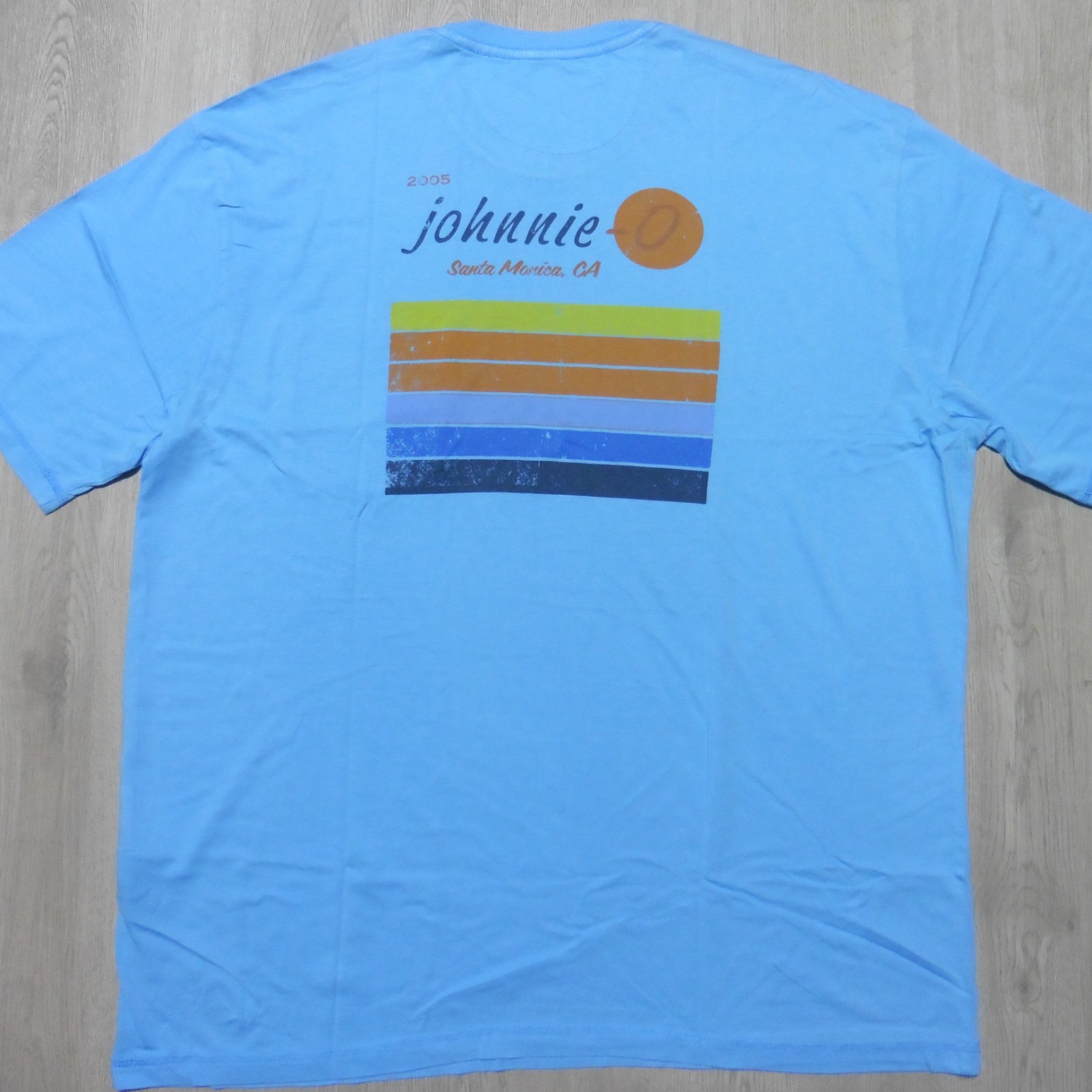 JOHNNIE O Mens M MEDIUM T SHIRT SUN LINE MALIBLU BLUE GRAPHIC SHORT SLEEVE GOLF