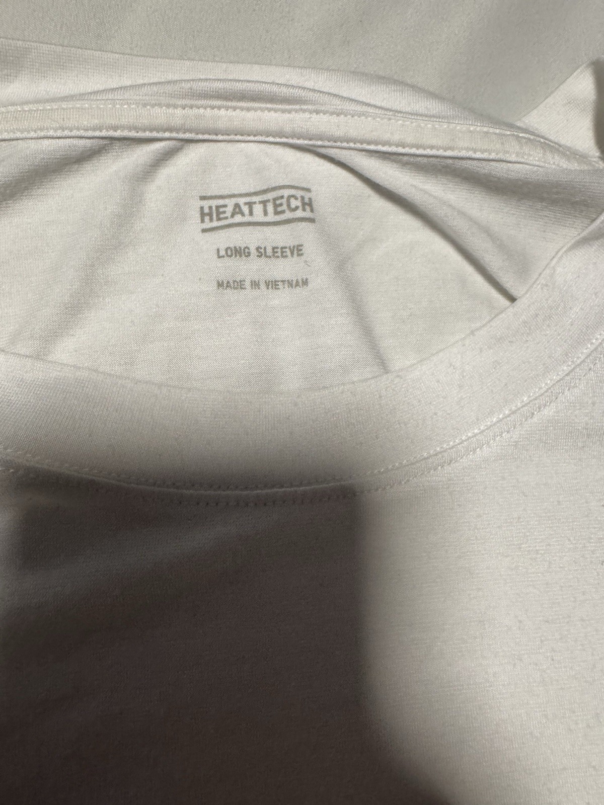 Uniqlo Men’s Small White Scoop Neck Long Sleeve T-Shirt Heattech