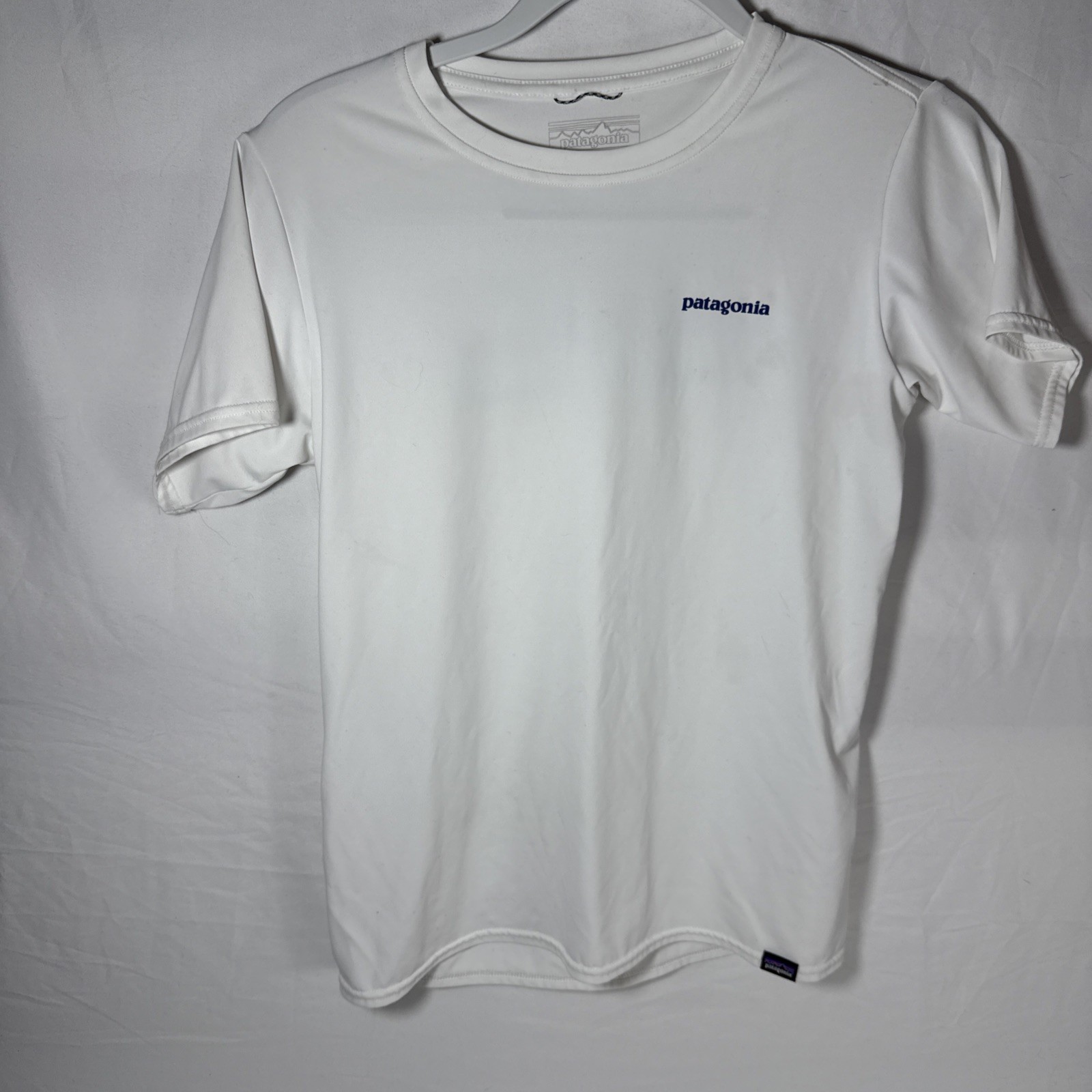 Patagonia Shirt Mens SMALL Short Sleeve Crew Neck White SWIMP SHIRT 50+ UPF 2Z