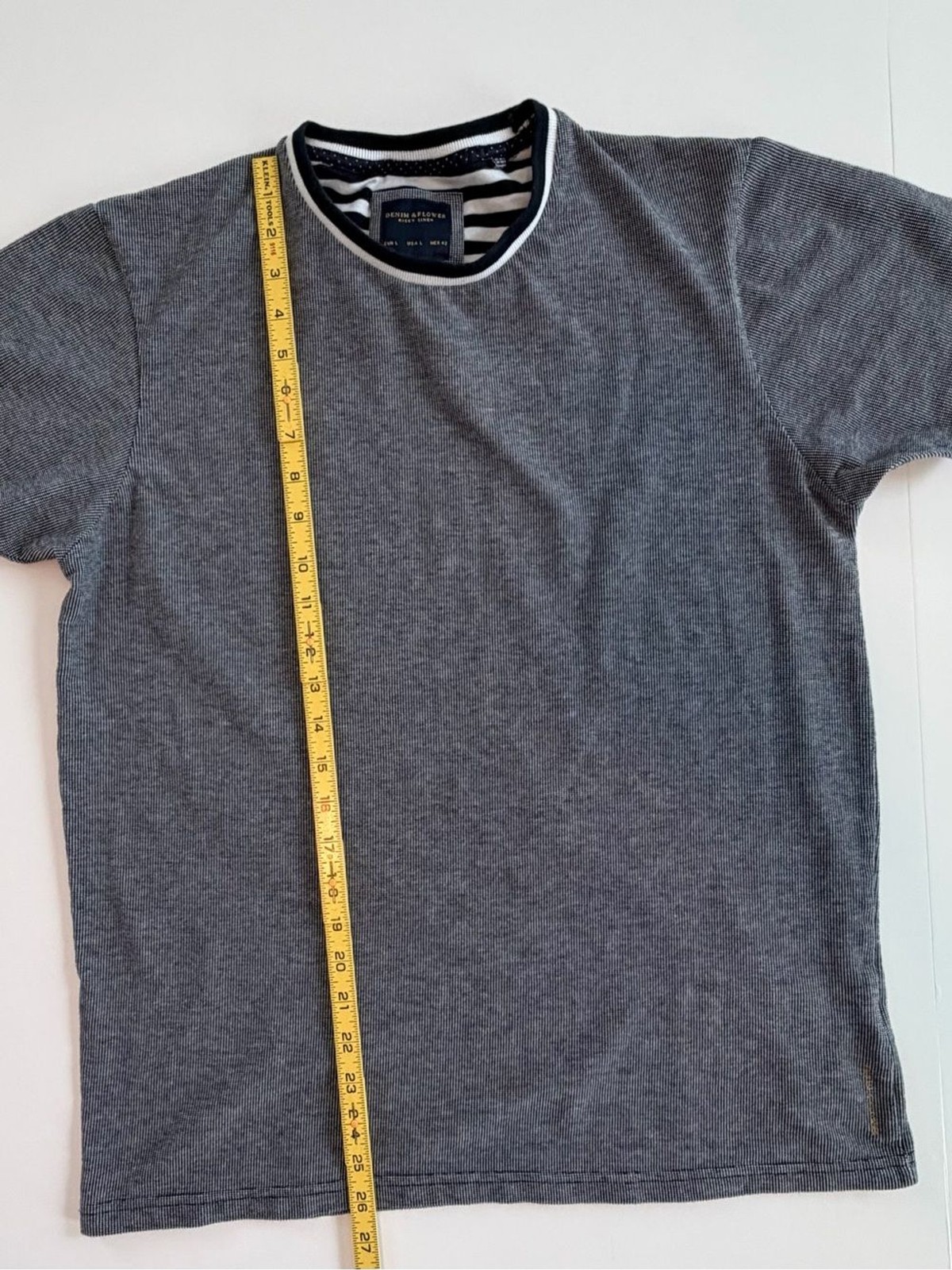 Denim & Flower Men’s Charcoal Grey Short-Sleeve Crewneck Tee-Large