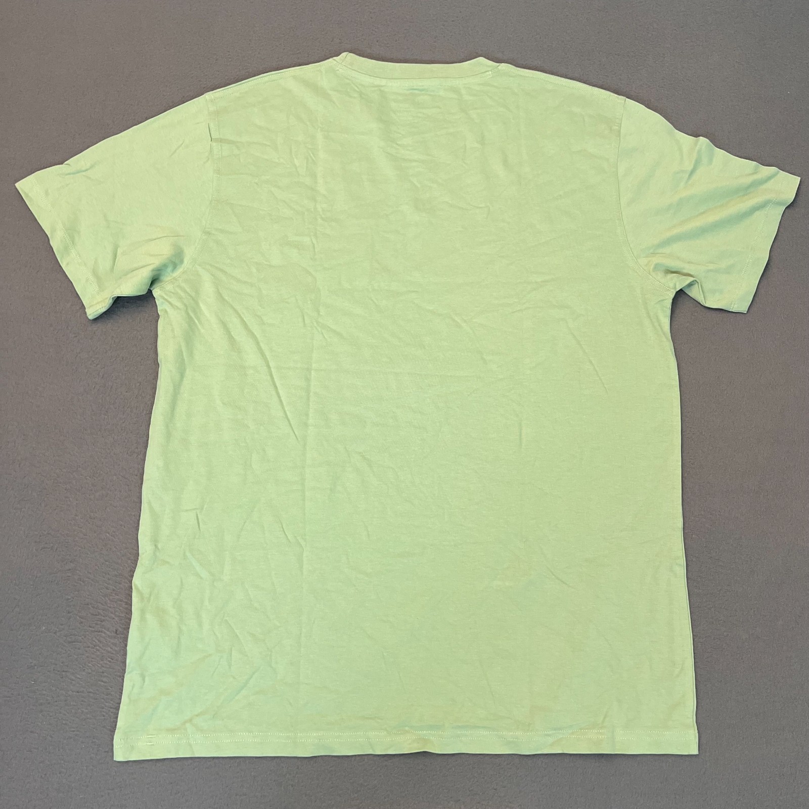 Beach & Barn Men’s Lg Green Short Sleeve T-shirt Chest Pocket Logo 100% Cotton