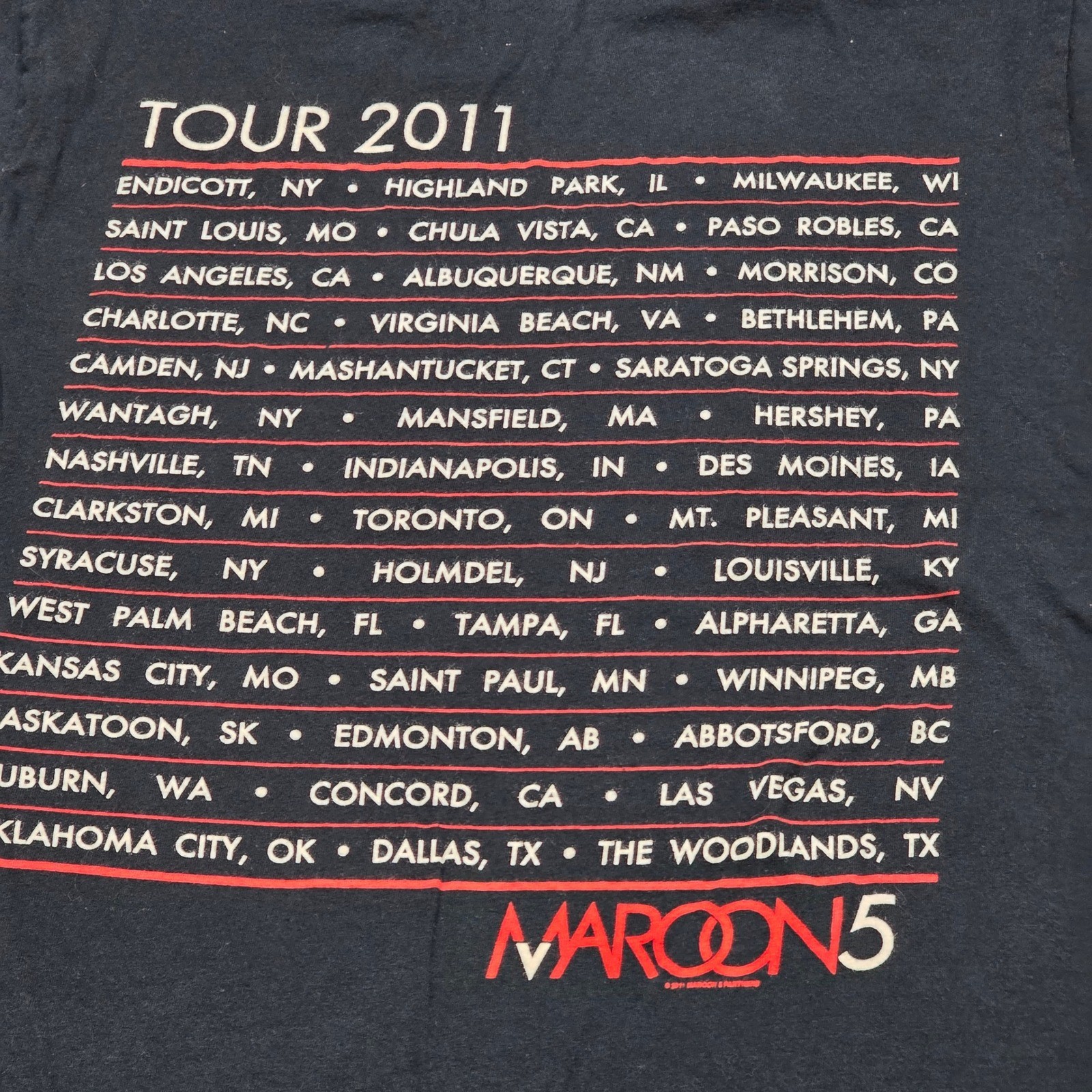 Men’s Small Maroon 5 2011 Tour Shirt Black Band Concert Tee Adam Levine Gildan