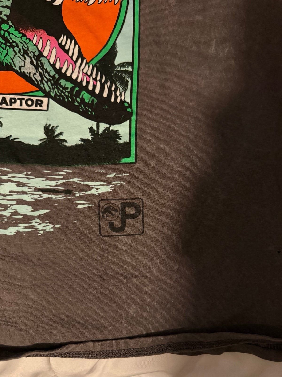 Jurassic Park Gray Velociraptor Shirt Size M
