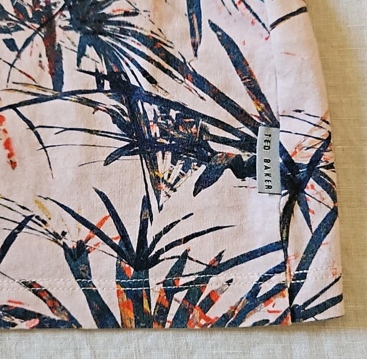 Ted Baker Men’s Yorkii Tropical Tee Shirt Size 2 Short Sleeve Salmon Pull-On