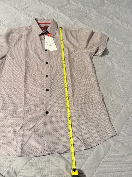 NWT Men’s Short Sleeve Dress Shirt – Light Pink Pattern size medium