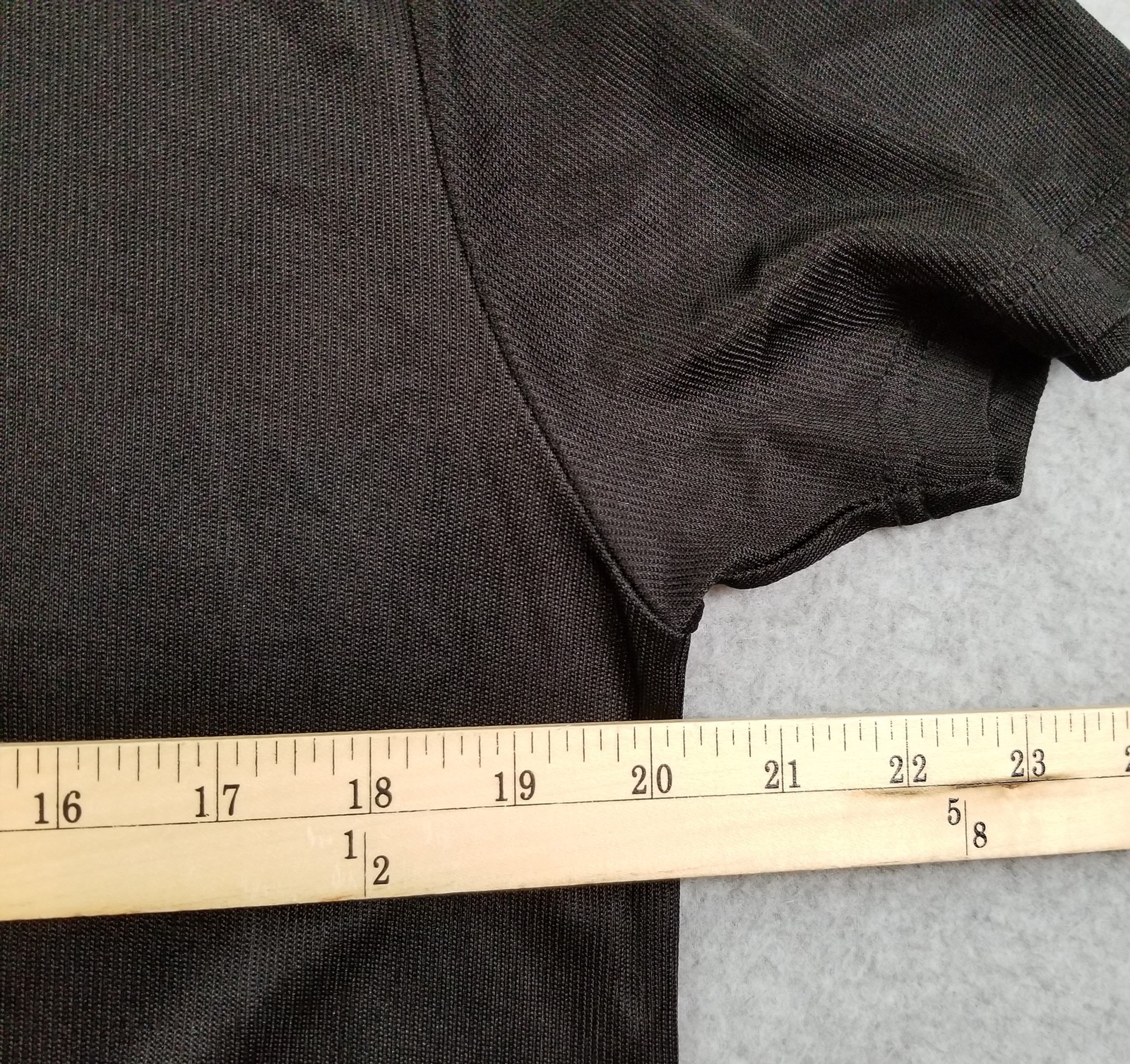 SH T Shirt Men’s Medium Solid Black Short Sleeve Crewneck Ribbed Stretch Smooth