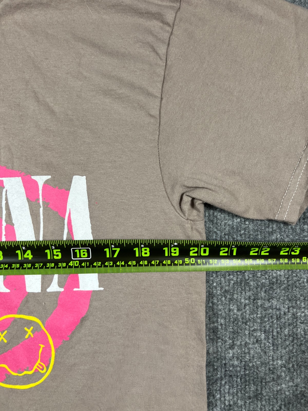 Nirvana Band T Shirt Mens Medium Beige Cotton Happy Face Graphic Everyday Wear