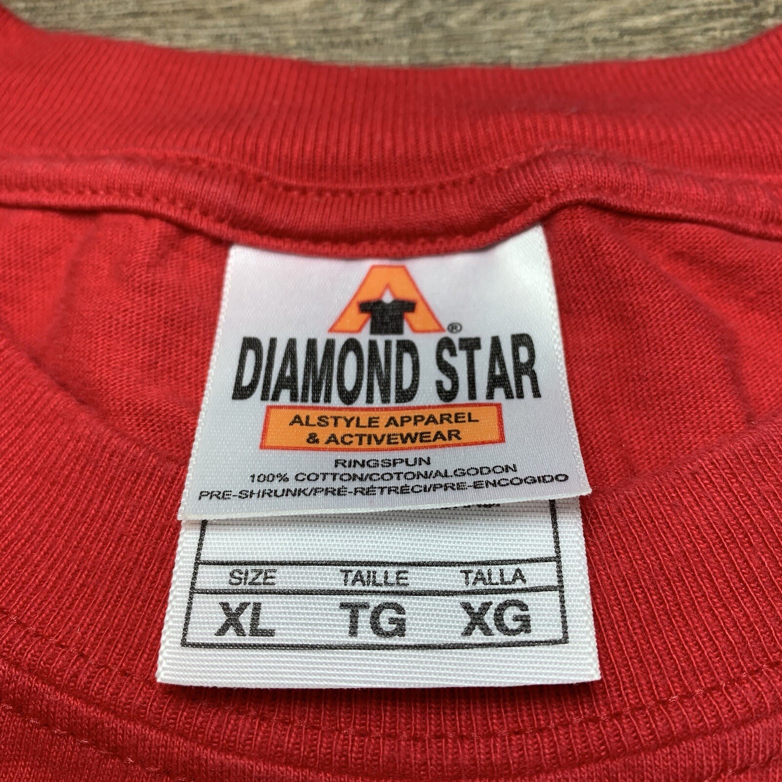 Vintage Diamond Star Allstyle Mens T-Shirt Size (XL) Red MAUI Floral T-Shirt B5
