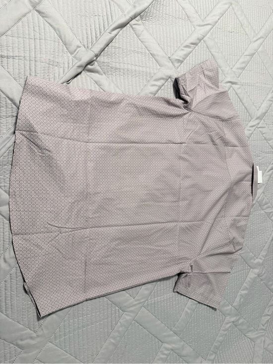 NWT Men’s Short Sleeve Dress Shirt – Light Pink Pattern size medium