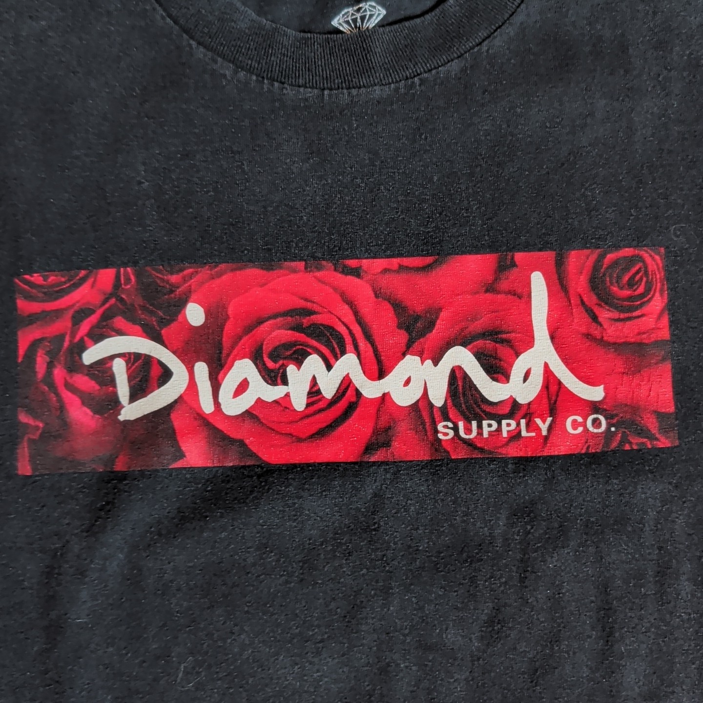 Diamond Supply Co. Black Size Medium Short Sleeve w/ Red Roses Behind Print