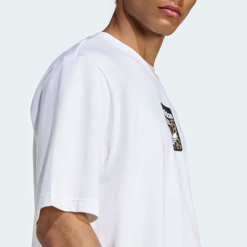 Adidas XL Men’s T Shirt White Oversized Retro Leopard Trefoil Graphic Cotton NWT