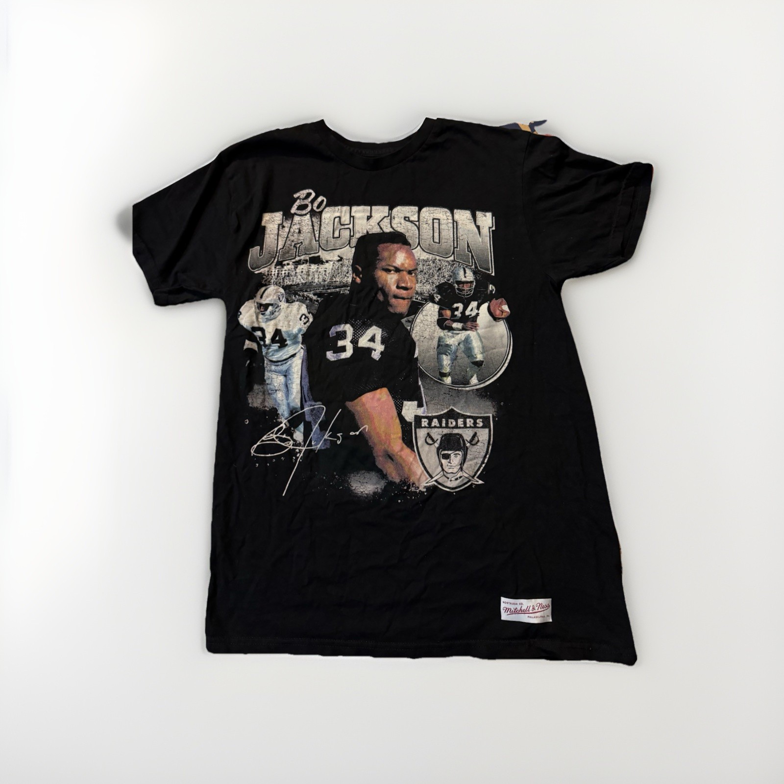 Mitchell & Ness “Nostalgia Co.” Bo Jackson Oakland/LA Raiders Graphic T-Shirt XL