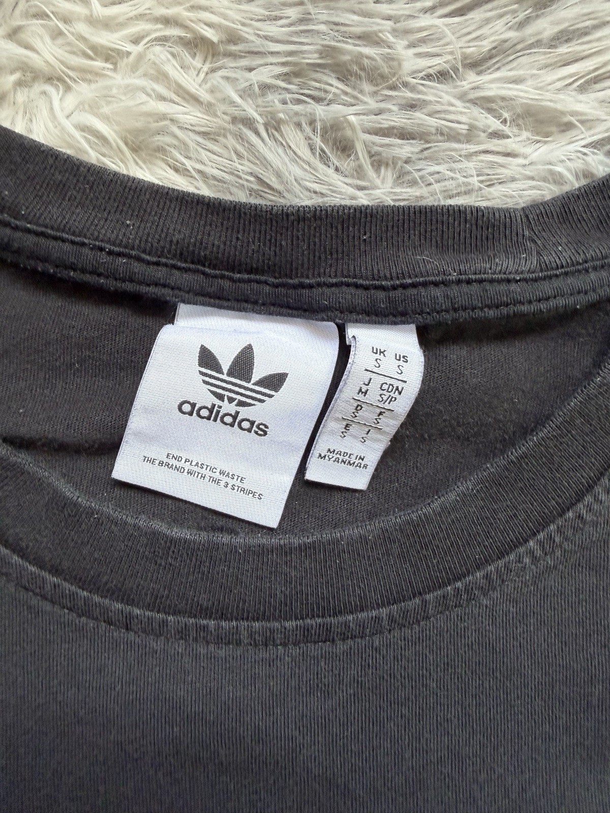 adidas Originals Men’s Black FUN Graphic Crew Neck T-Shirt Size S