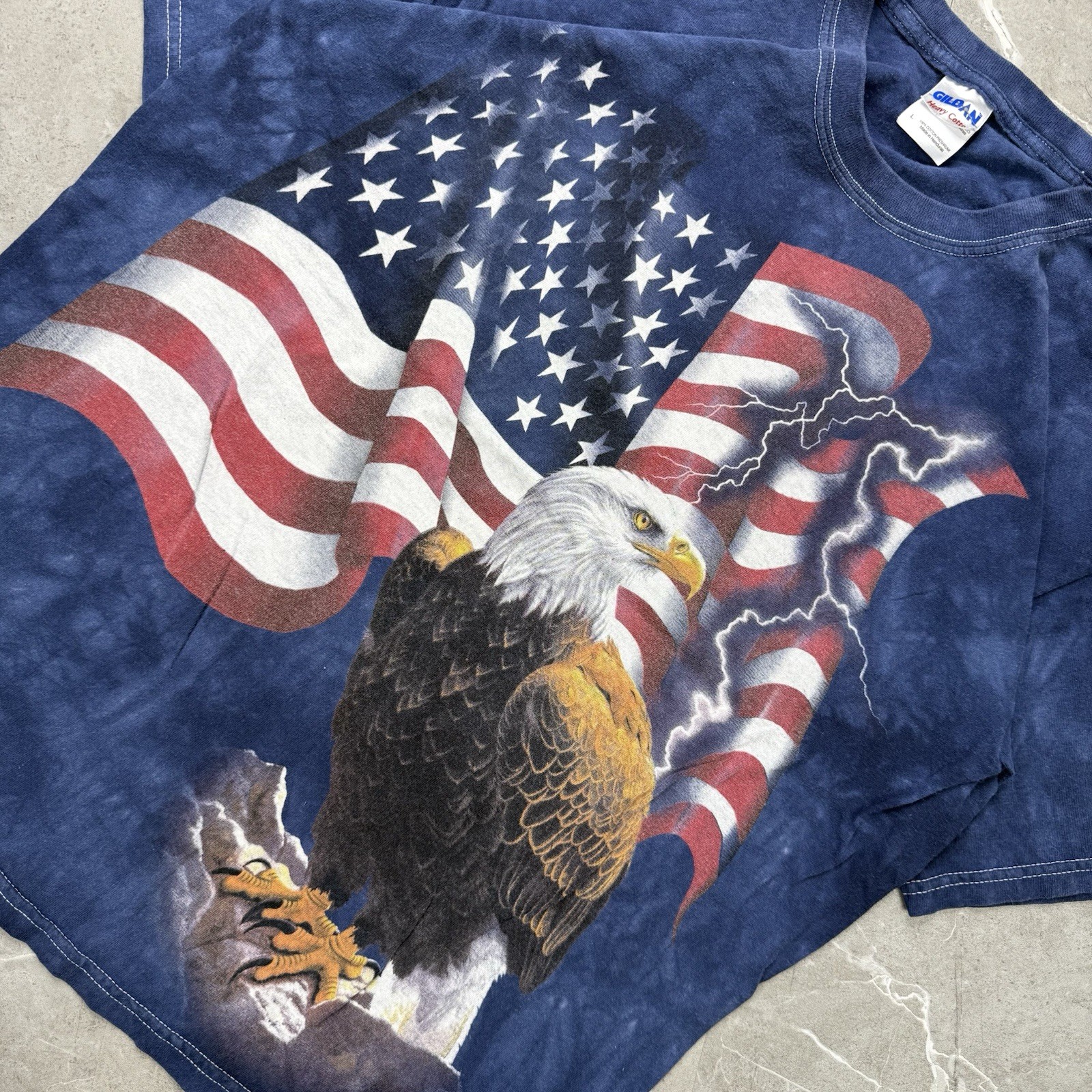 Vintage 2000s United States Flag Bald Eagle The Mountains Print T-Shirt Large