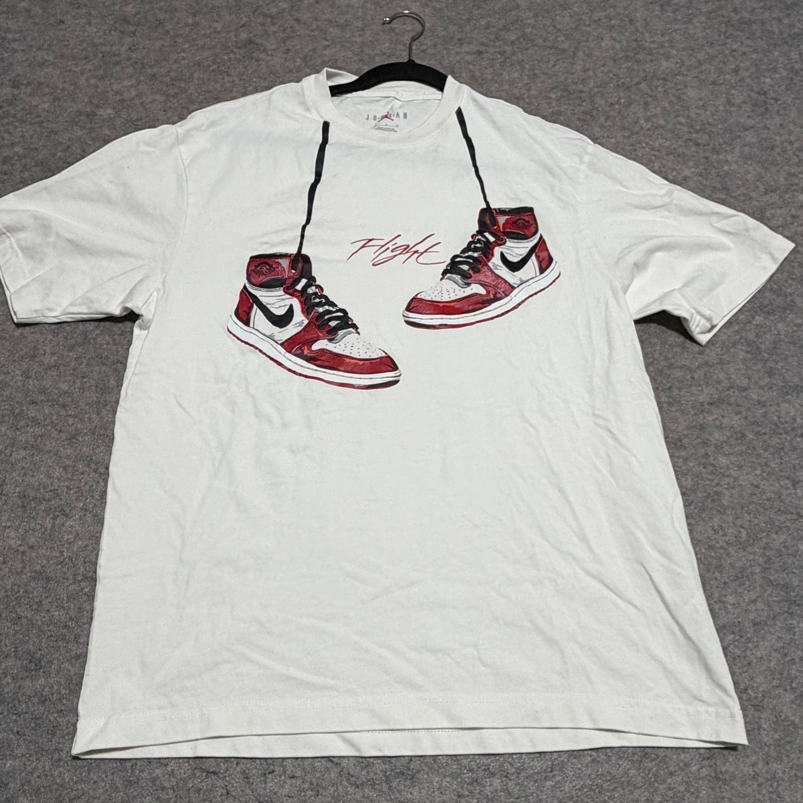 Jordan Flight Men’s MEDIUM T-shirt Sail Cream Air Jordan 1 Graphic Tee