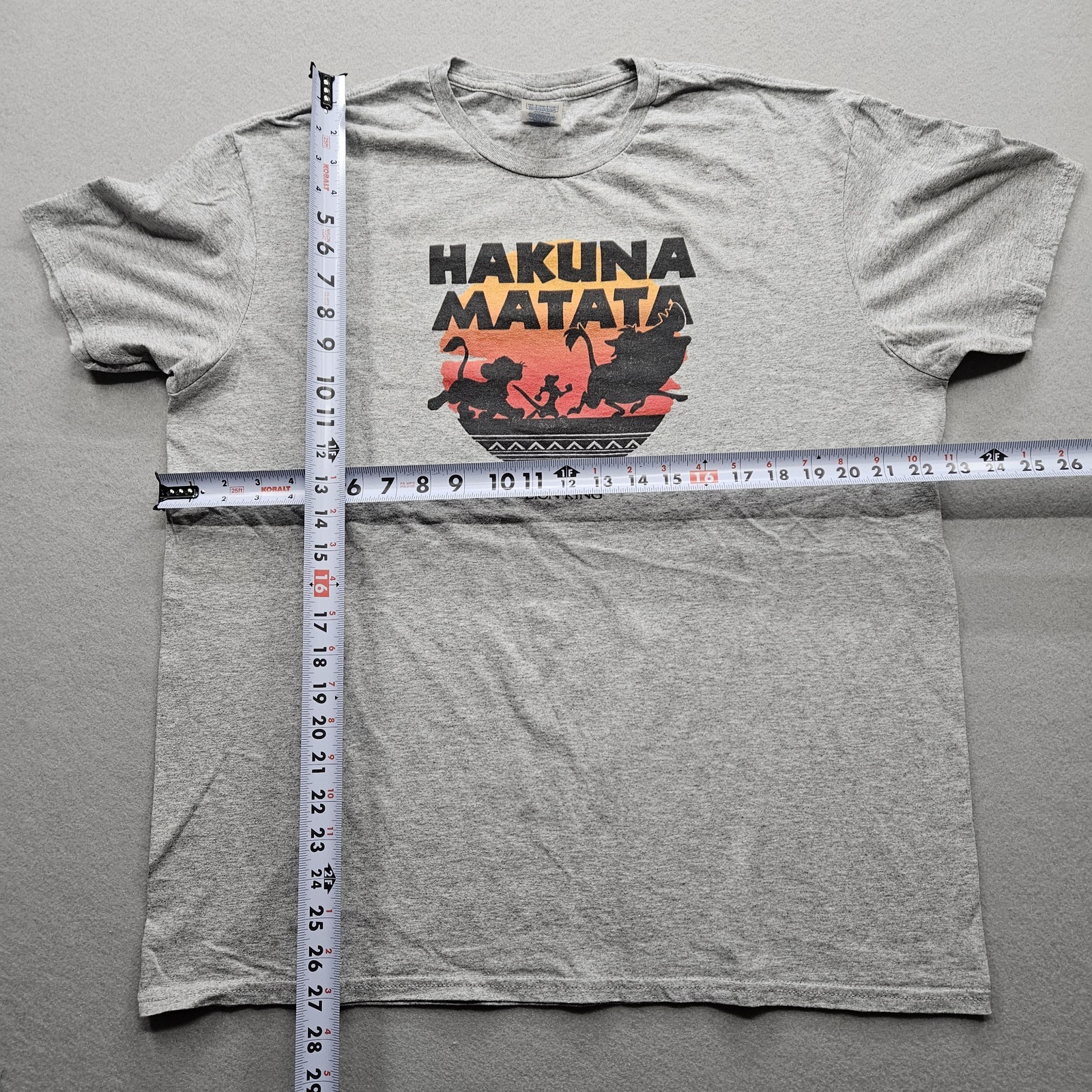 Delta Apparel Inc Men’s XL Hakuna Matata Gray T-Shirt
