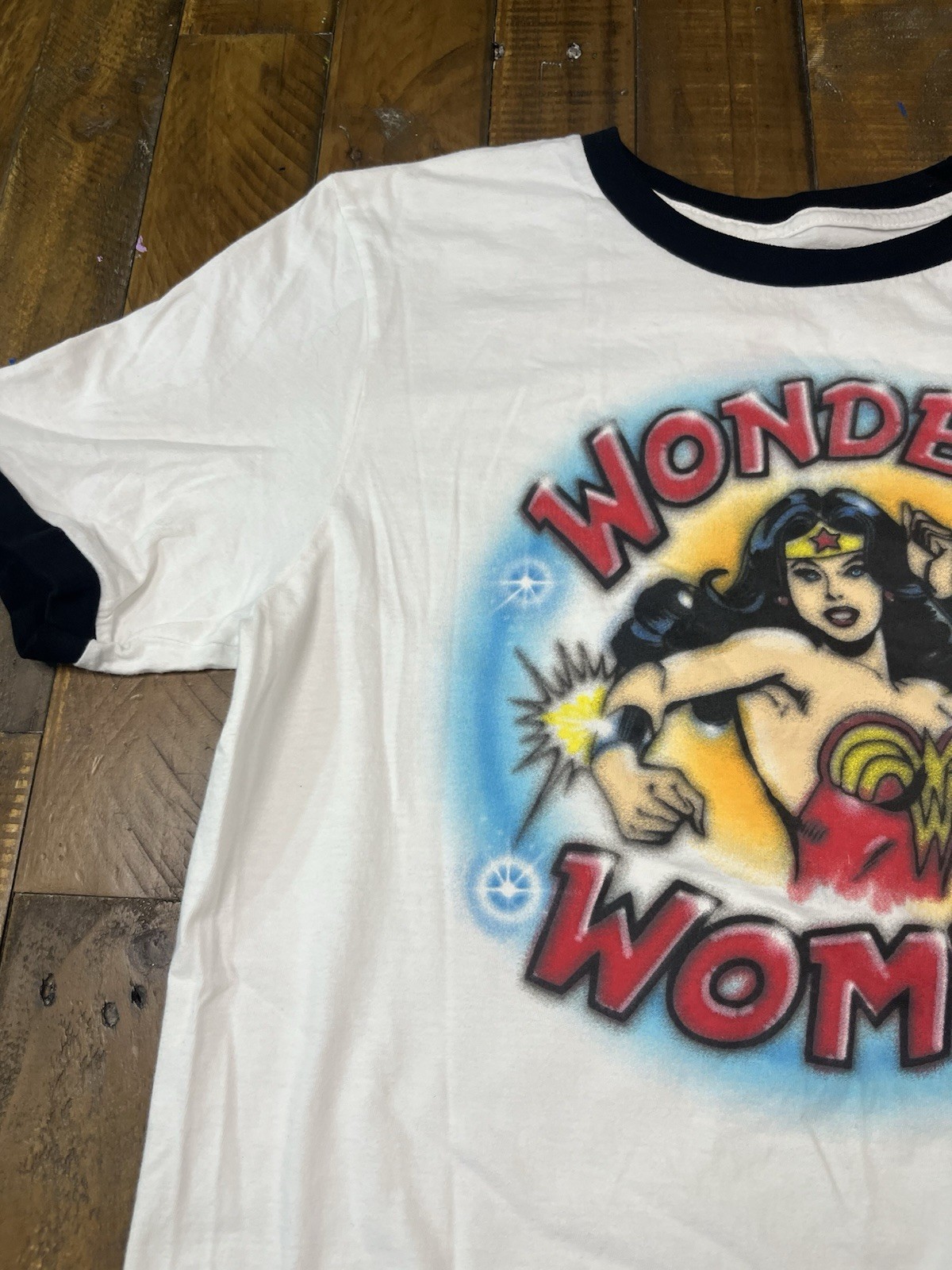 Wonder Woman 2017 Warner Bros. DC Movie Promo Graffiti Ringer T Shirt Medium