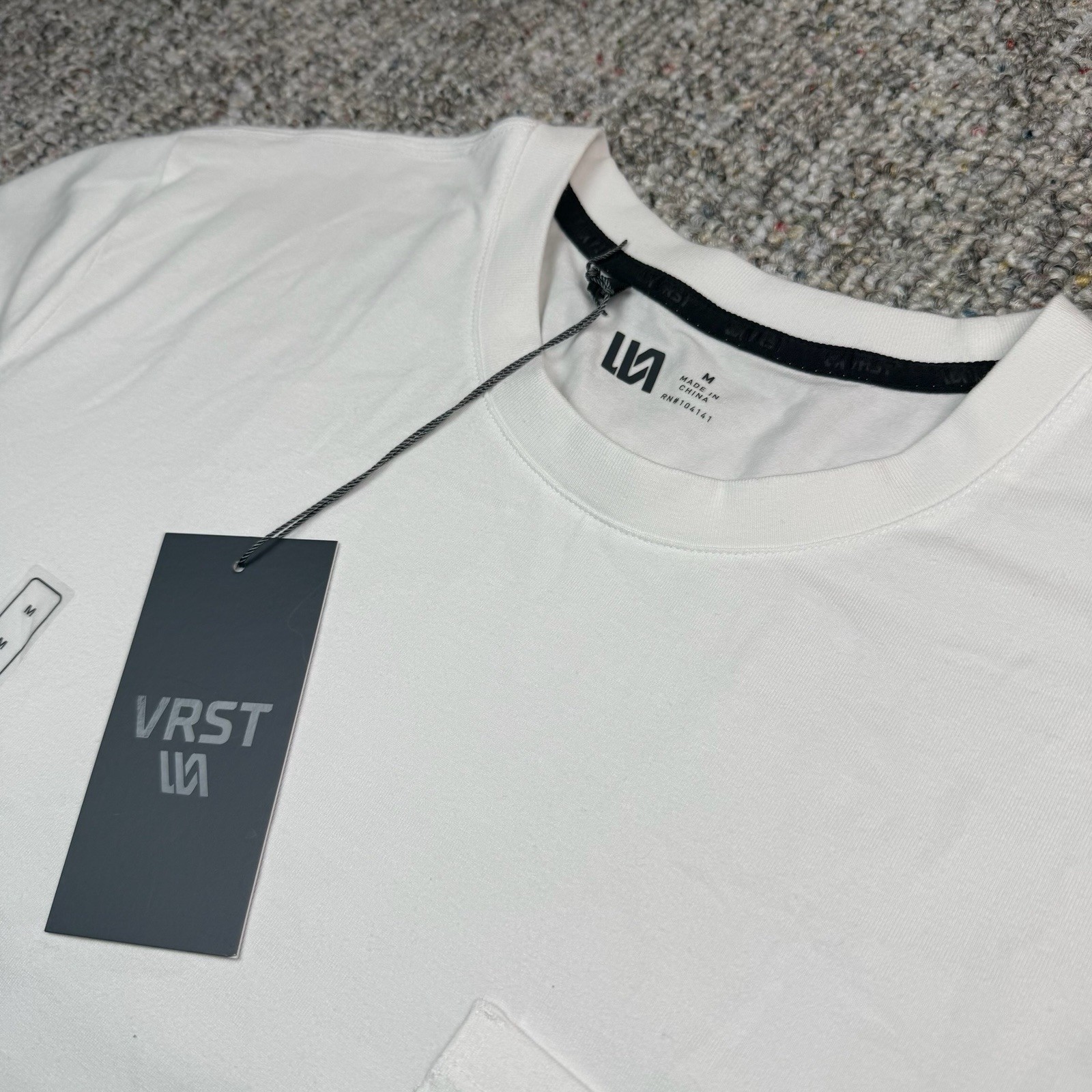 VRST Shirt Mens Medium Essential Pocket Tee Short Sleeve White NWT