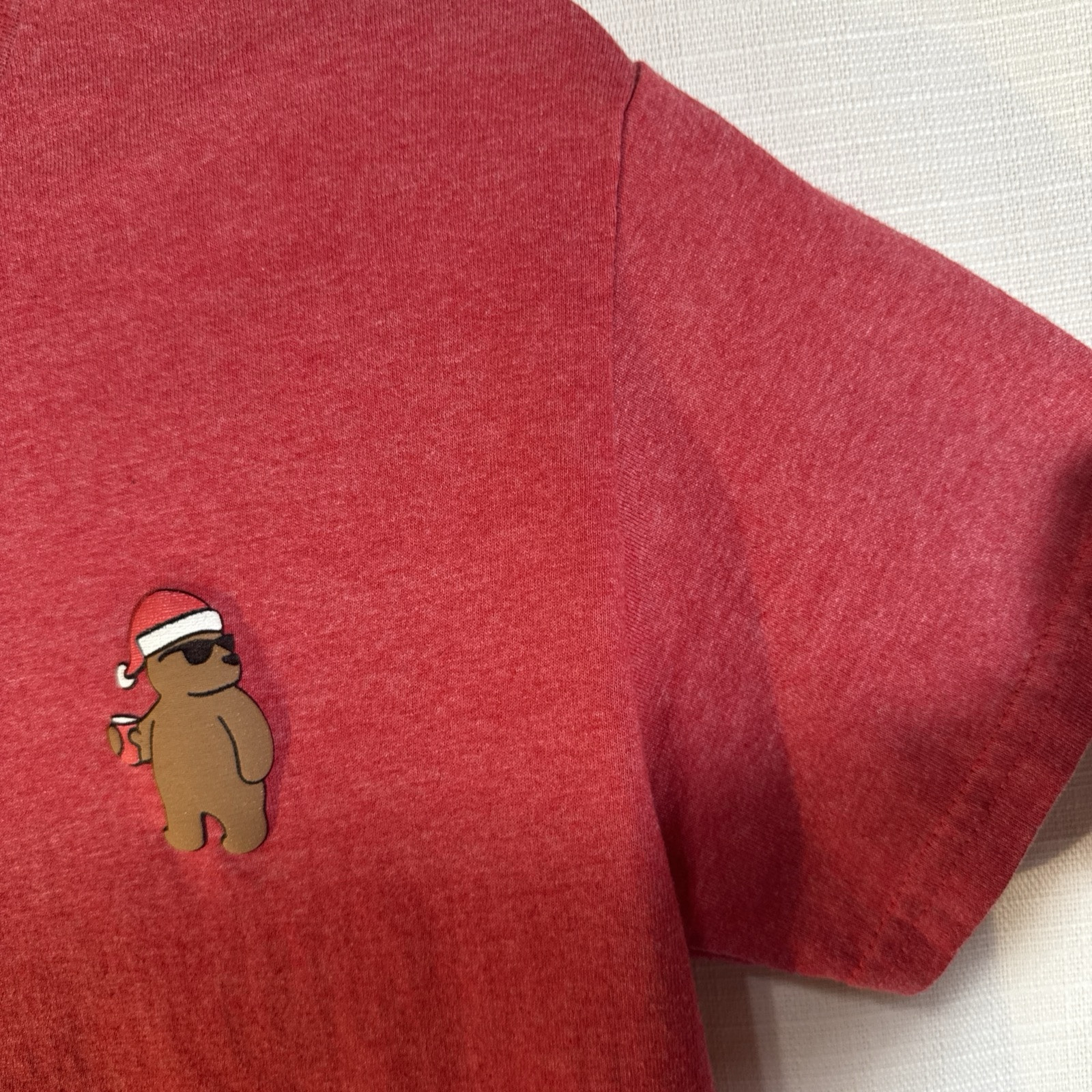 Riot Society Holiday Bear crewneck t-shirt Men’s Small Red 100% Cotton