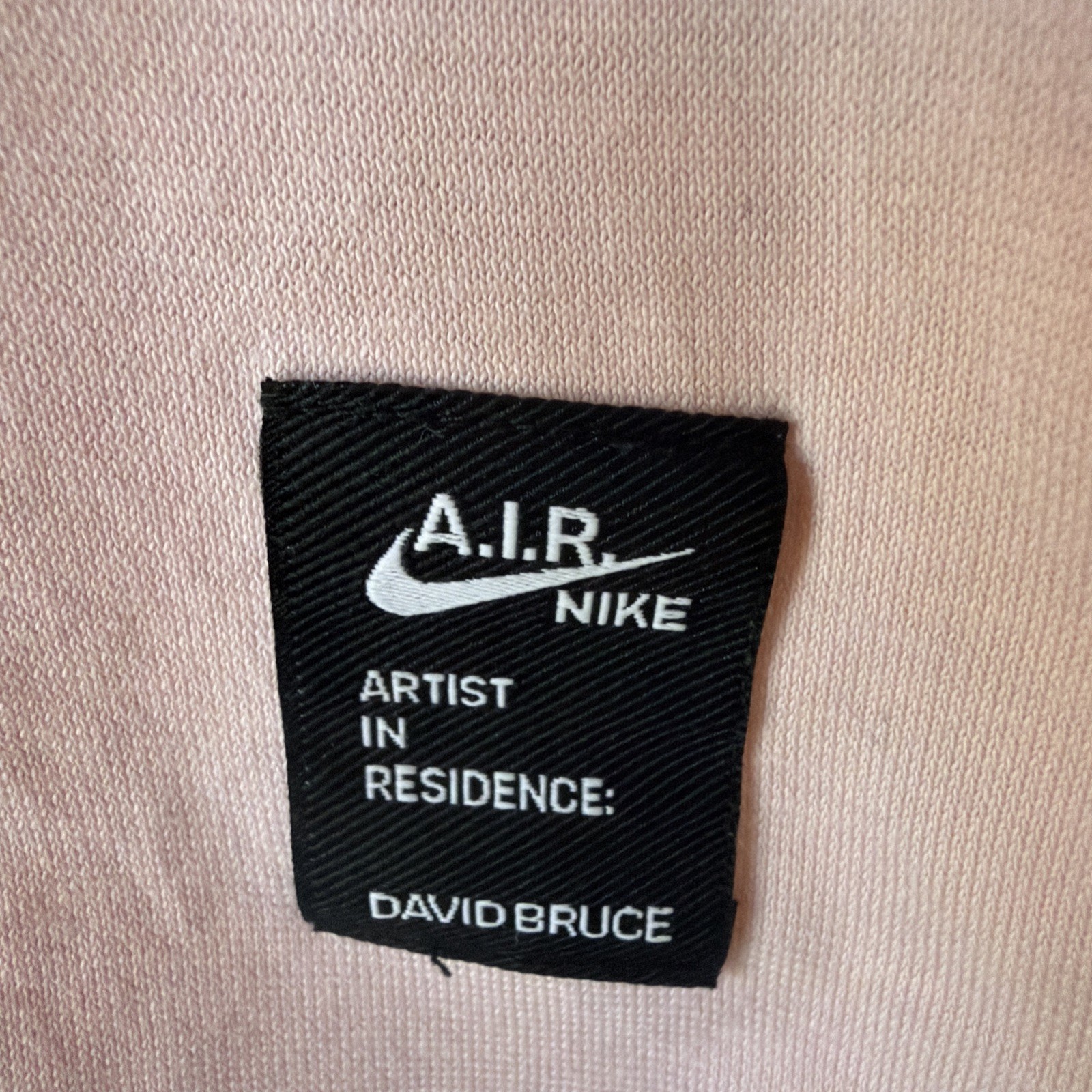 Nike AIR David Bruce Smiley Basketball T-Shirt Mens Medium Pink Loose Fit Tee