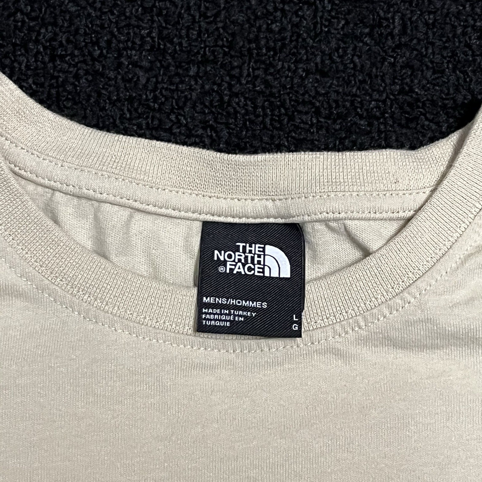 The North Face Long Sleeve T-Shirt Plastic Free Peaks Patron Mens Large Beige