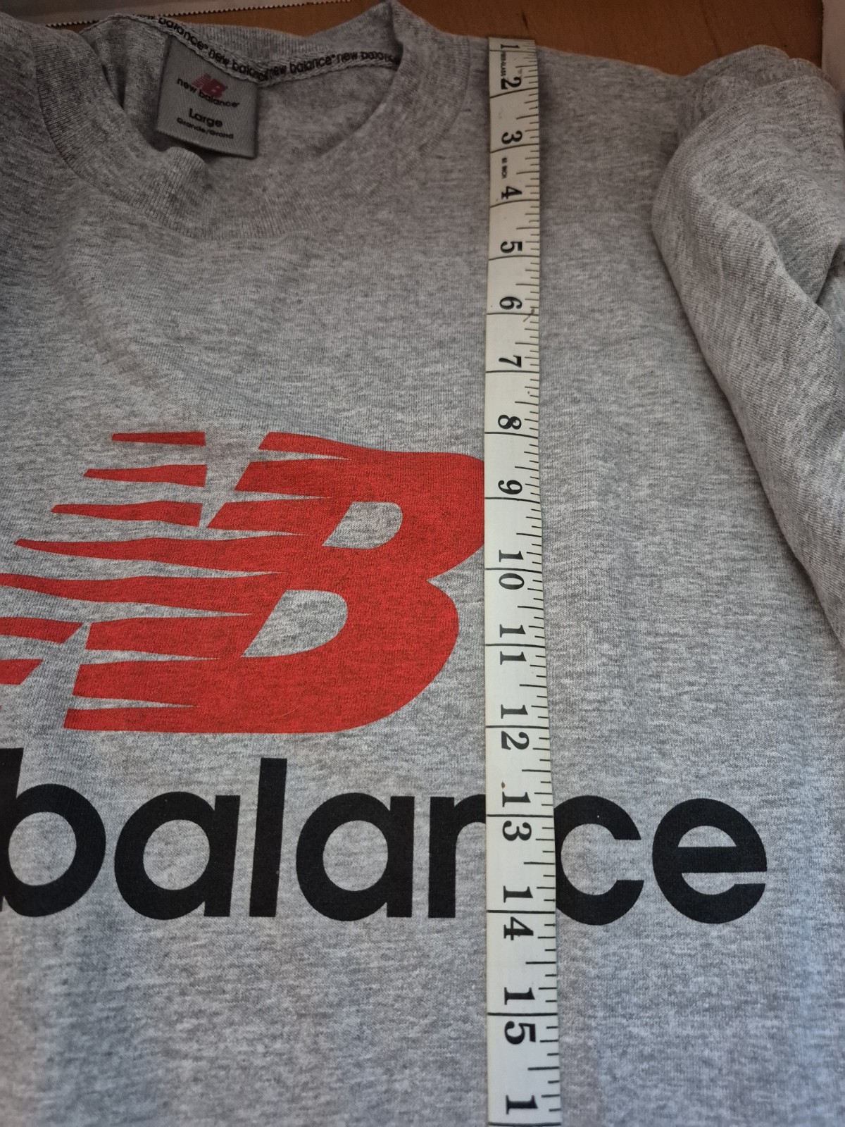 New Balance Men’s Gray W/ Red & Black Logo Short Sleeve Crew Neck T Shirt Large