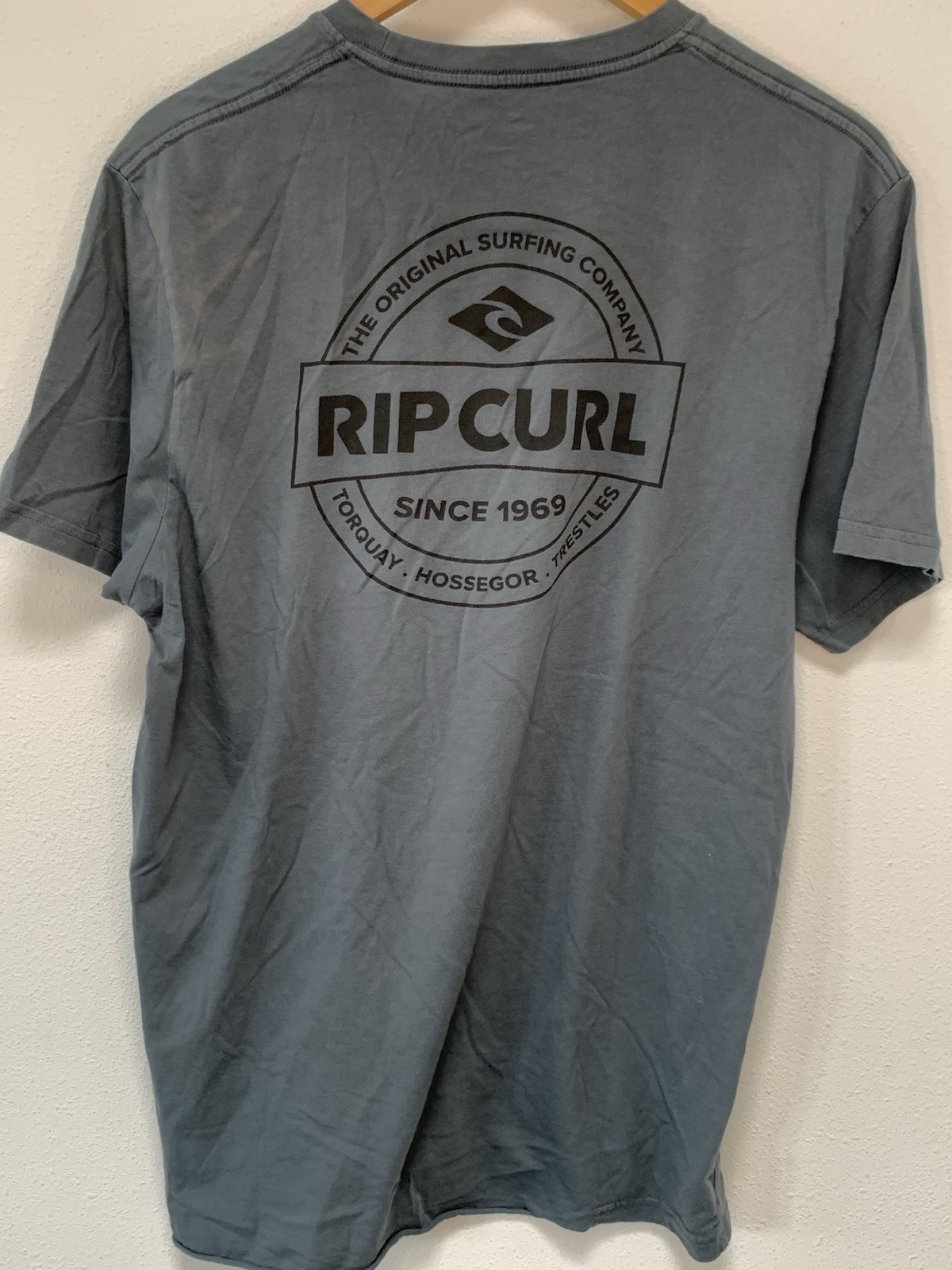 Rip Curl Men’s XL Gray Standard Fit Graphic Logo Crew Neck Short Sleeve T-Shirt