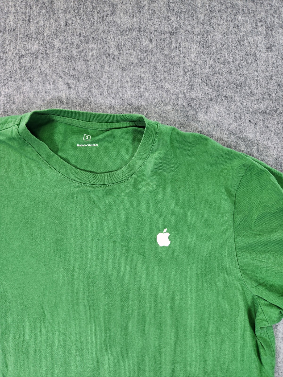 Apple Store Employee T-Shirt Short Sleeve Size Small Green Cotton Crew Neck