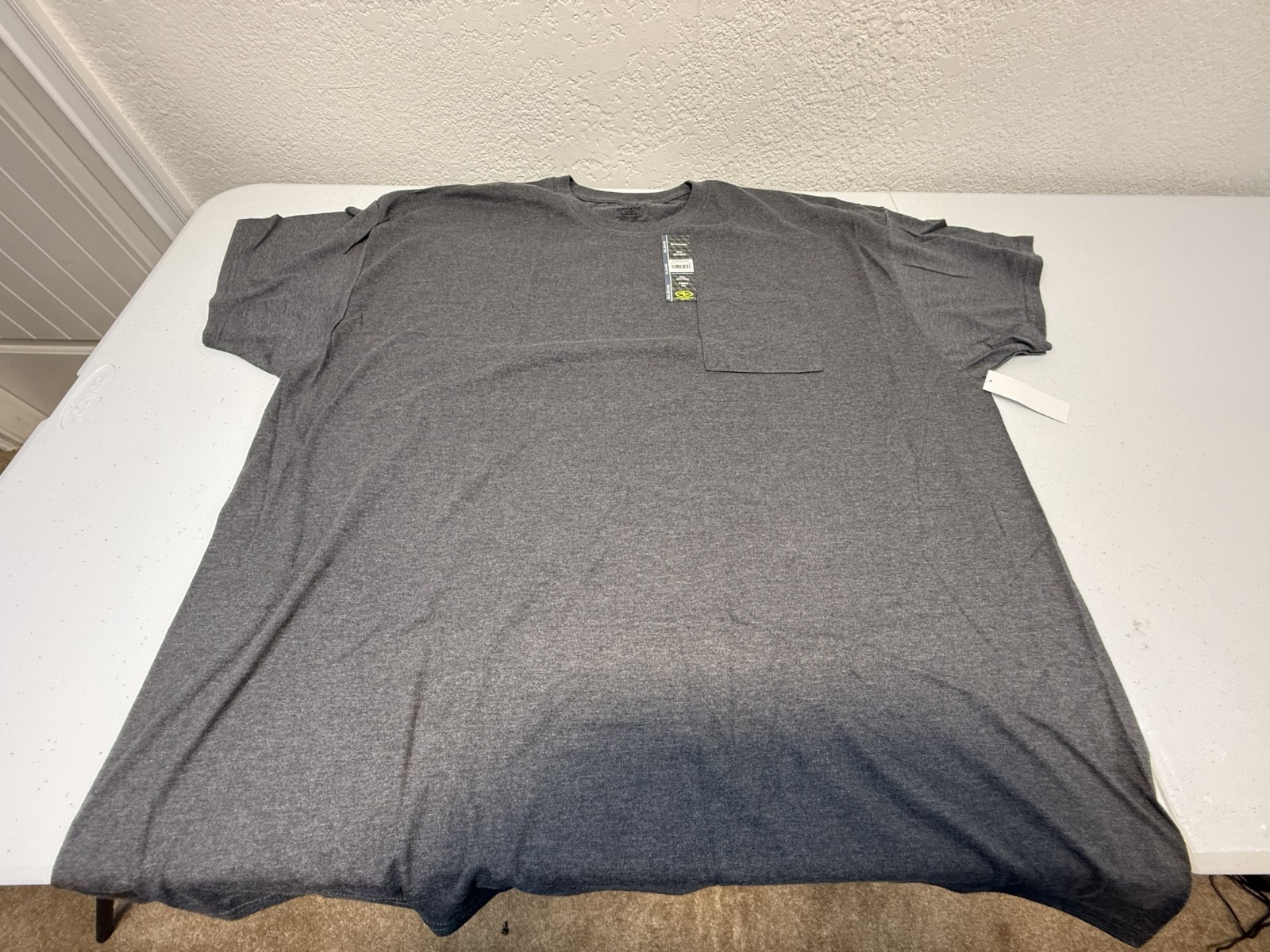 Men’s Shirts, (New w/tags), Athletic Works, S/S Crew Neck Pocket Tee 3XL (54-56)