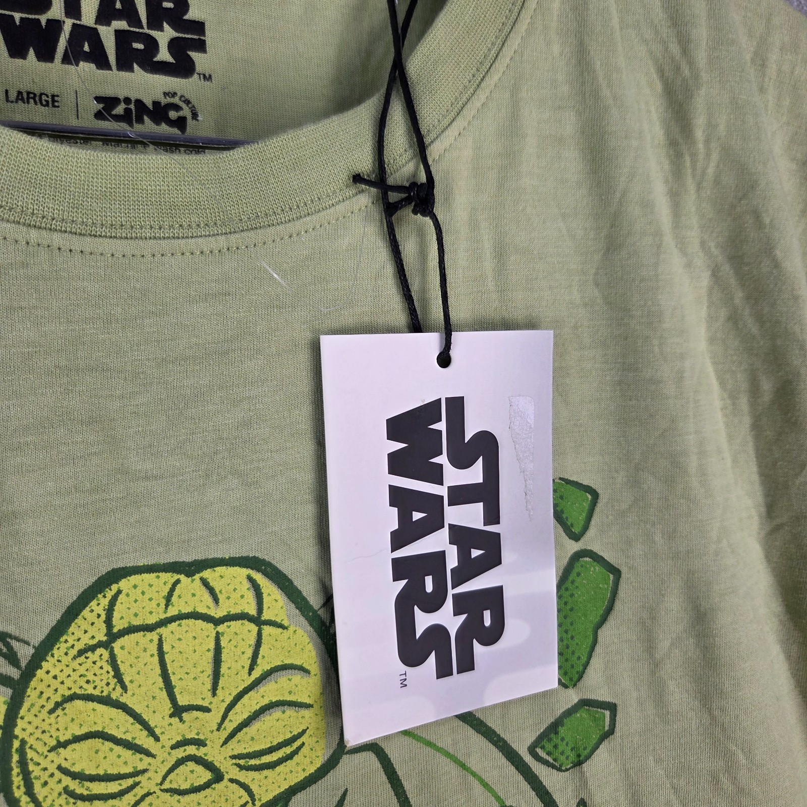 Star Wars Shirt Mens Large Green Short Sleeve Crew Neck Yoda NEW 14064