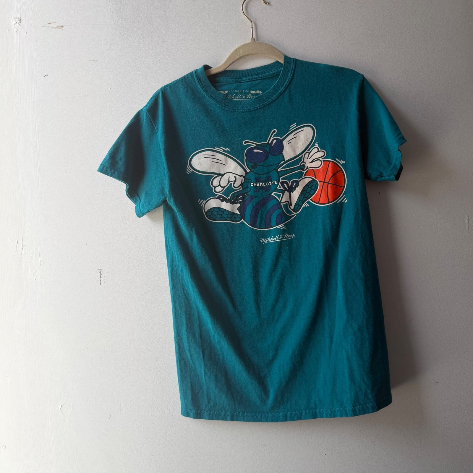 Mitchell & Ness Charlotte Hornets Teal Graphic T-Shirt Mens Small NBA Basketball