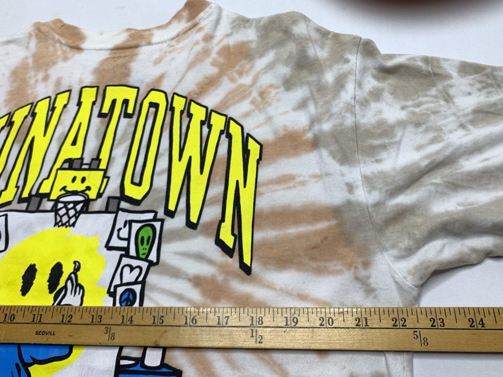 Vintage Men’s Chinatown Market Large Painter’s Club Baggy Tie Dye T-Shirt P138