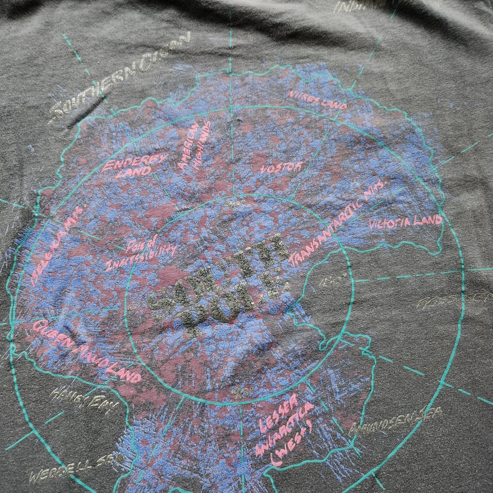 Vintage 90s Wild Oats North Pole Globe AOP Tshirt Size L Faded Black