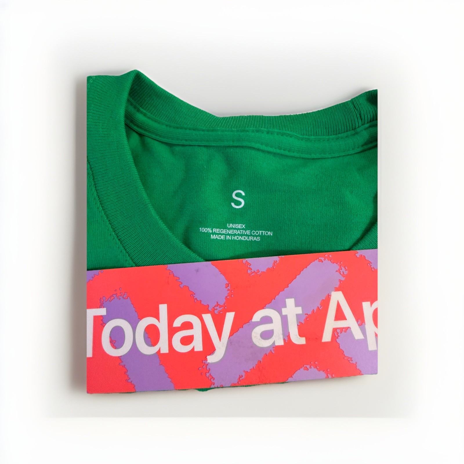 Apple Summer Camp T-shirt Small – Limited Edition 2025 BRAND NEW