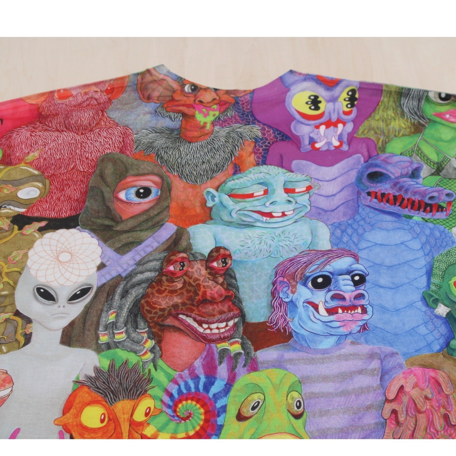 Mens Artistic All Over Print Alien Monster Graphic Tee Multicolor Threadless 2XL