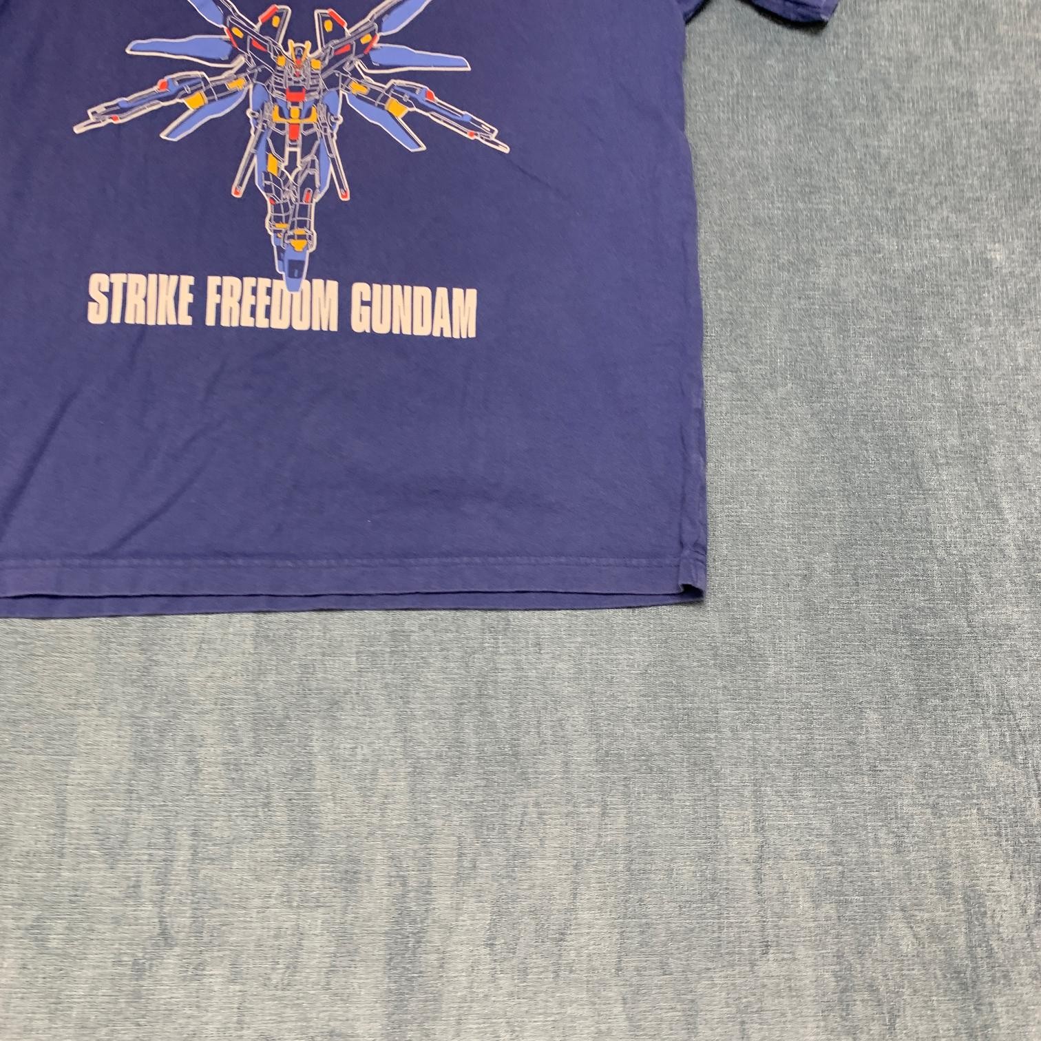 Uniqlo Gundam UT 40th Anniversary Zgmf-X20A Strike Freedom T Shirt Mens Medium