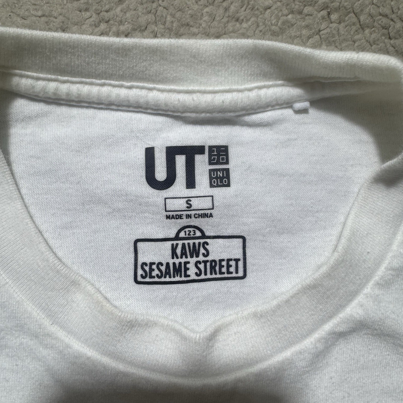 Uniqlo Shirt Adult Small Kaws Sesame Street Elmo Bert Ernie Graphic Crew Neck