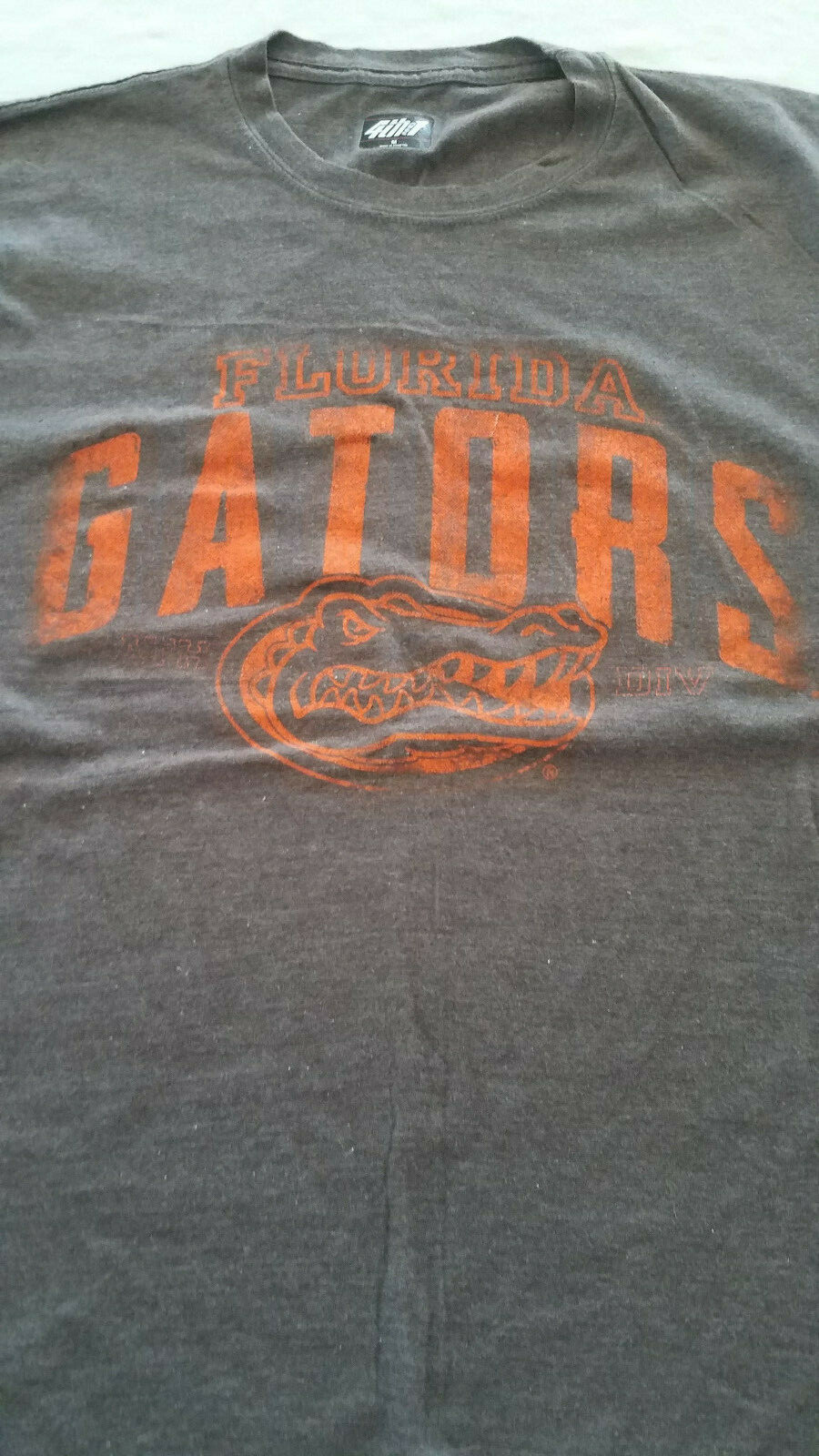 4TH AND 1 Florida Gators Regular Fit Men’s T-Shirt Size MEDIUM GRAY COTTON POLY
