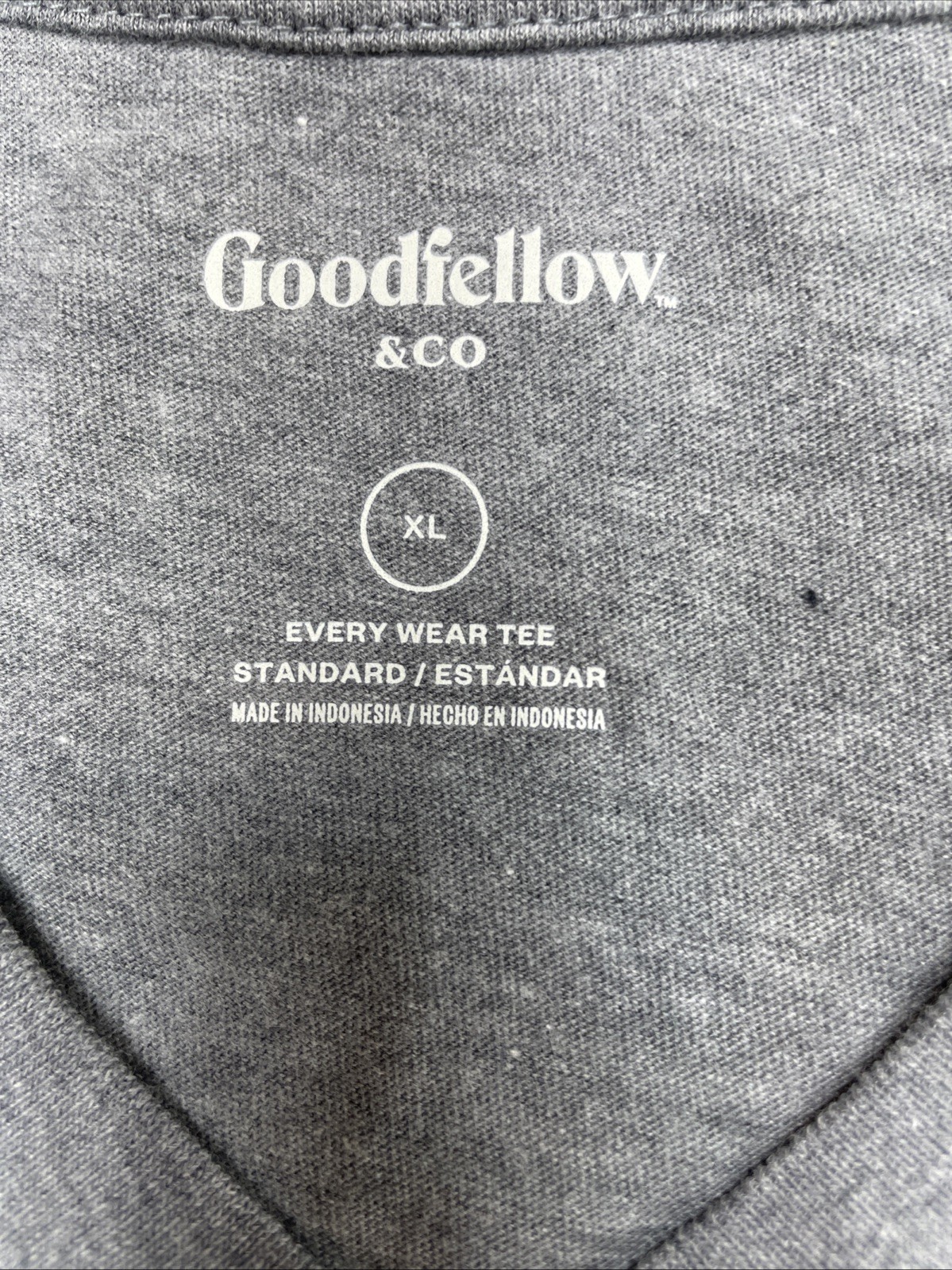 NWT Goodfellow & Co Men’s V-Neck T-shirt Size XL Gray Short Sleeve Standard Fit