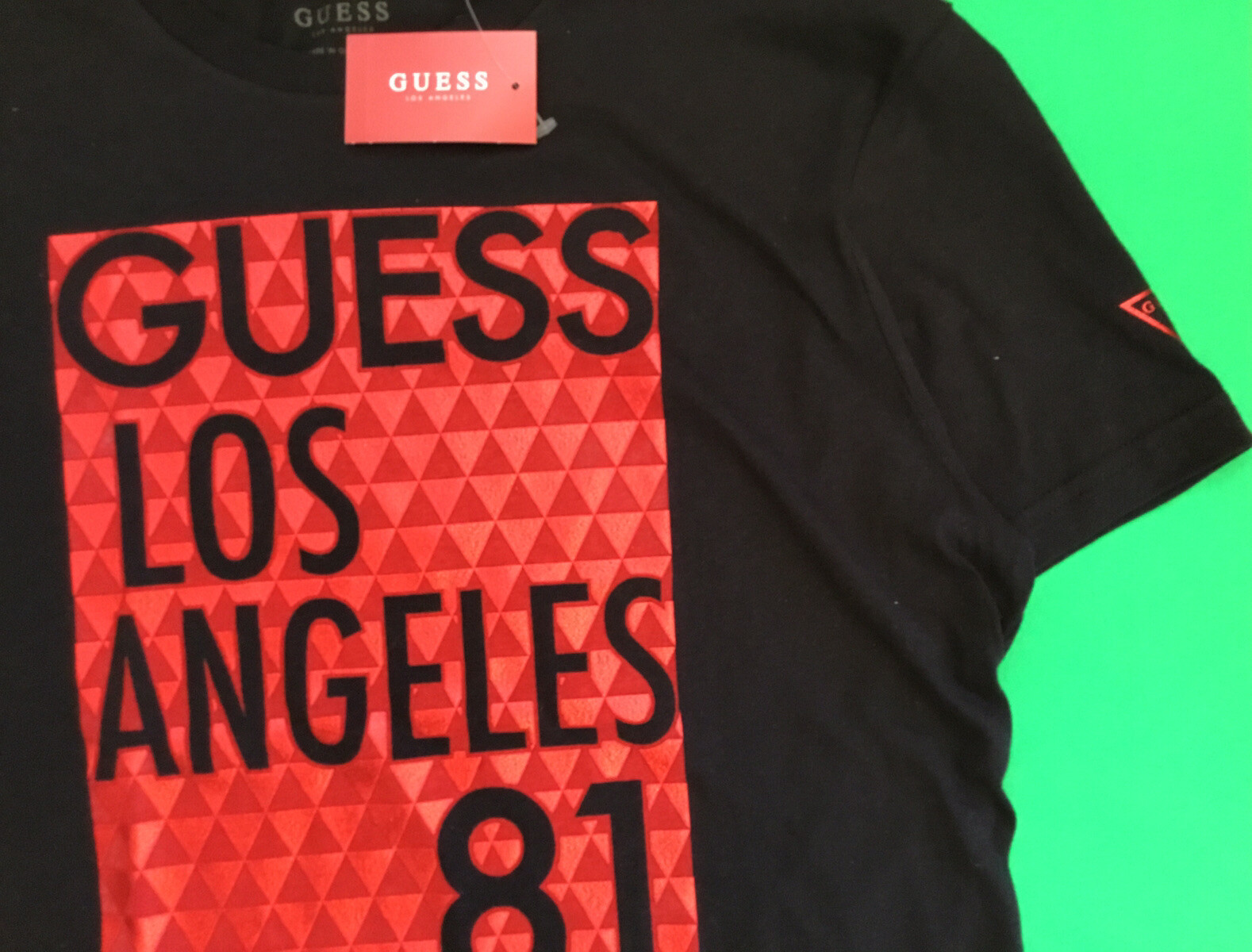 GUESS Los Angeles Men’s Short Sleeve T-Shirt Size MEDIUM Black w/ Red Cotton NEW
