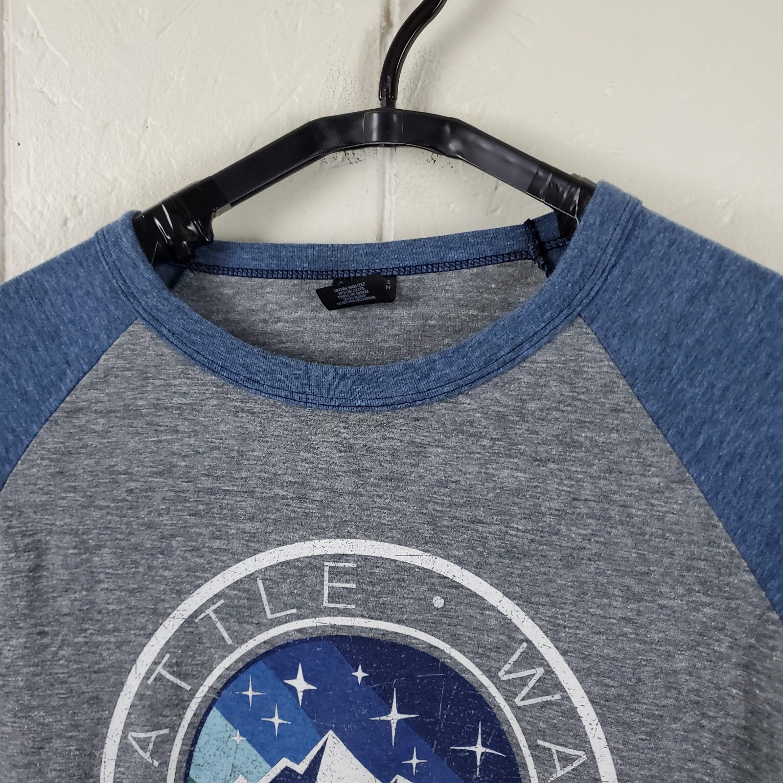 Seattle Washington Shirt Men Large Gray Blue Crew Neck 3/4 Sleeve Raglan Graphic