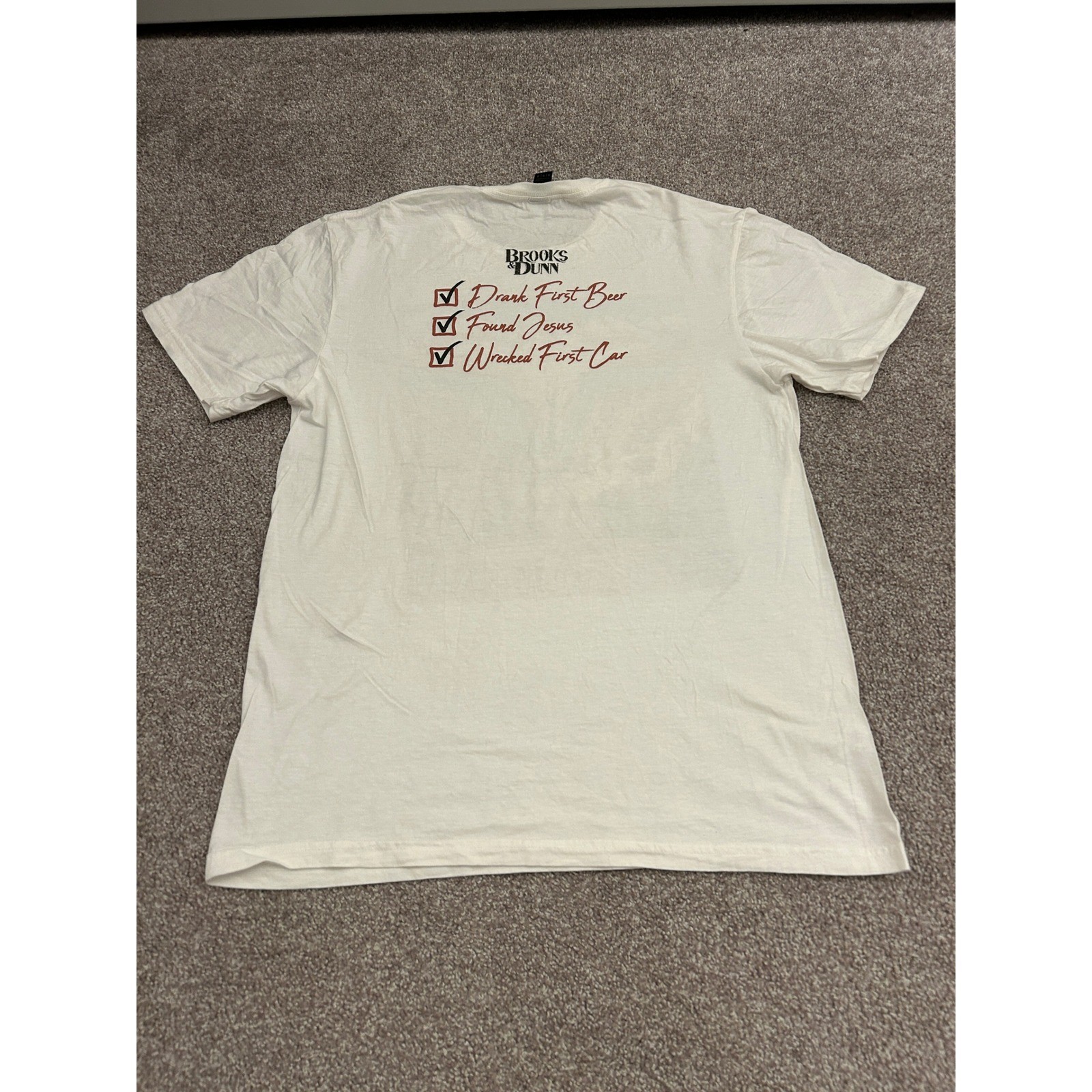 VTG Brooks & Dunn T-Shirt Mens Medium White Excellent Red Dirt Road Graphic Tee