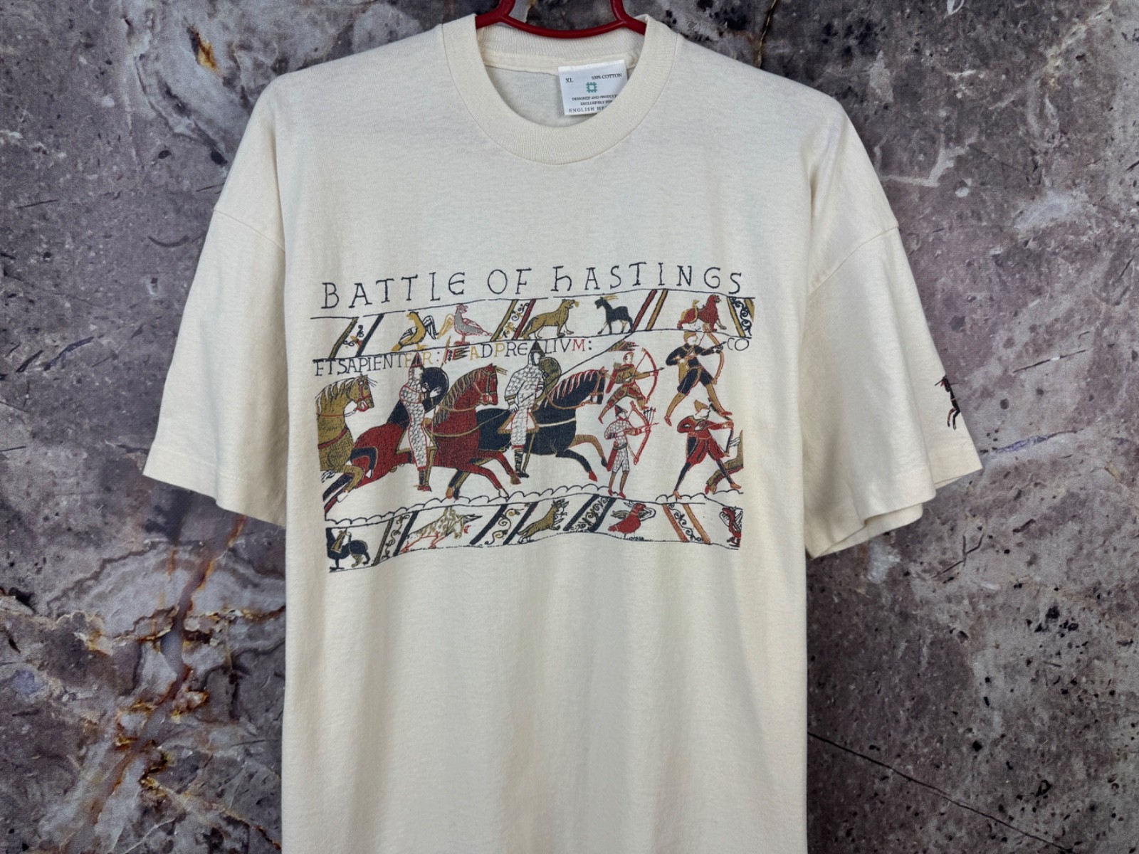 English Heritage Battle Of Hastings 1066 Graphic Tee XL⁠