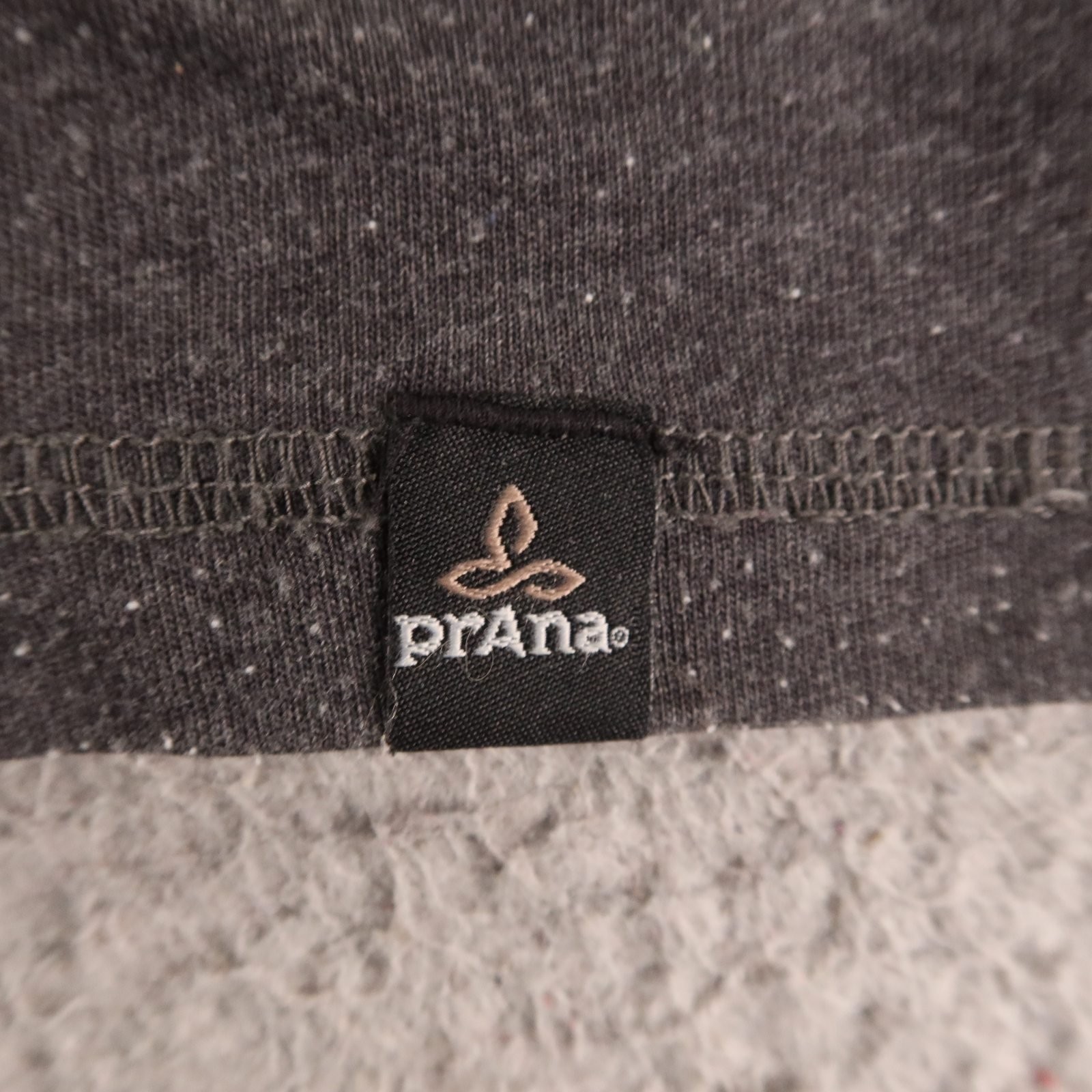 prAna Hoodie Mens M Gray Heathered Organic Cotton hooded tee long sleeve